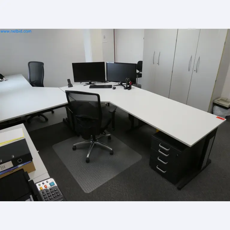 Machines de moulage par injection, machines CNC & lignes d'assemblage pour les éléments chauffants et les composants automobiles-3