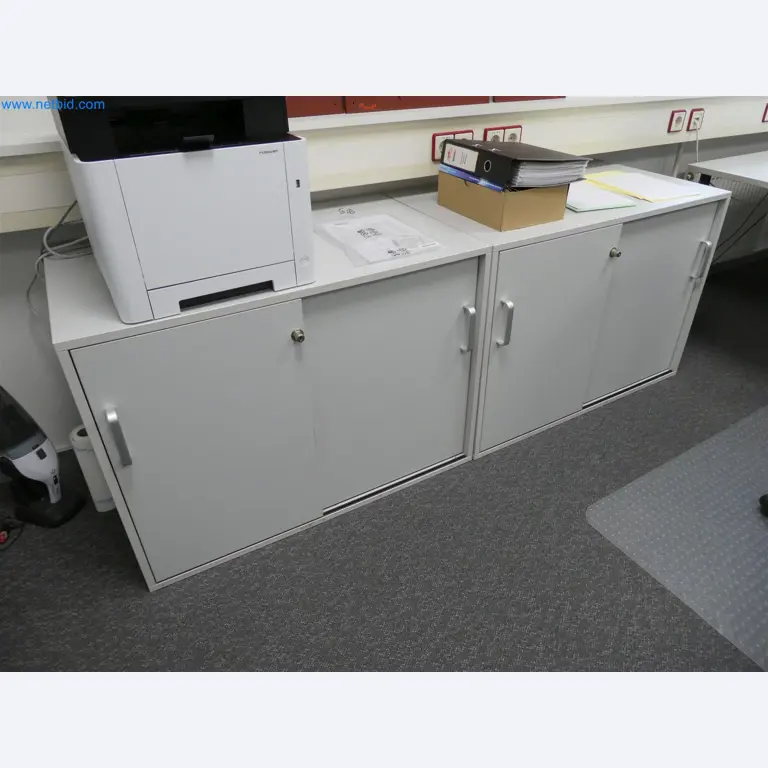 Machines de moulage par injection, machines CNC & lignes d'assemblage pour les éléments chauffants et les composants automobiles-4