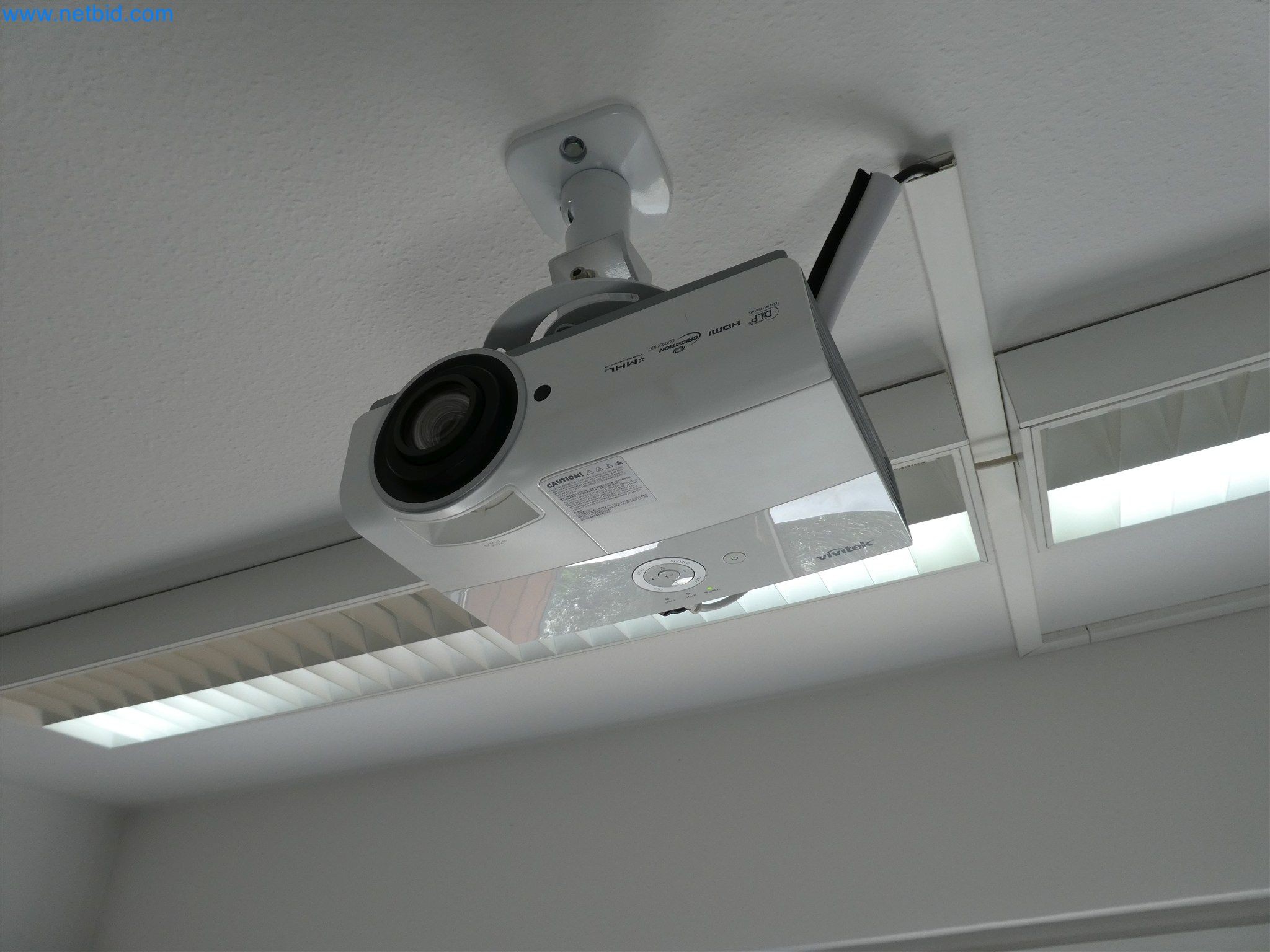 Machines de moulage par injection, machines CNC & lignes d'assemblage pour les éléments chauffants et les composants automobiles-6