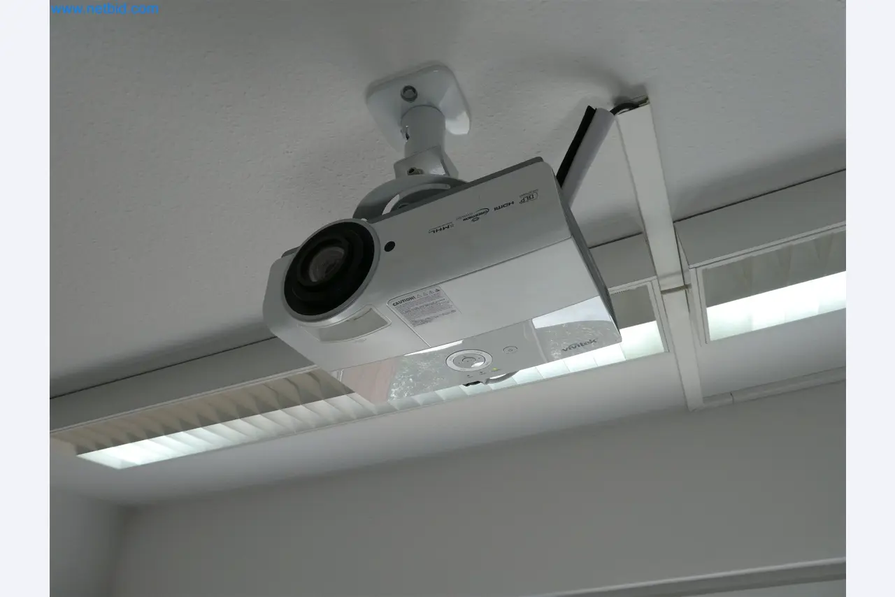 Machines de moulage par injection, machines CNC & lignes d'assemblage pour les éléments chauffants et les composants automobiles-6