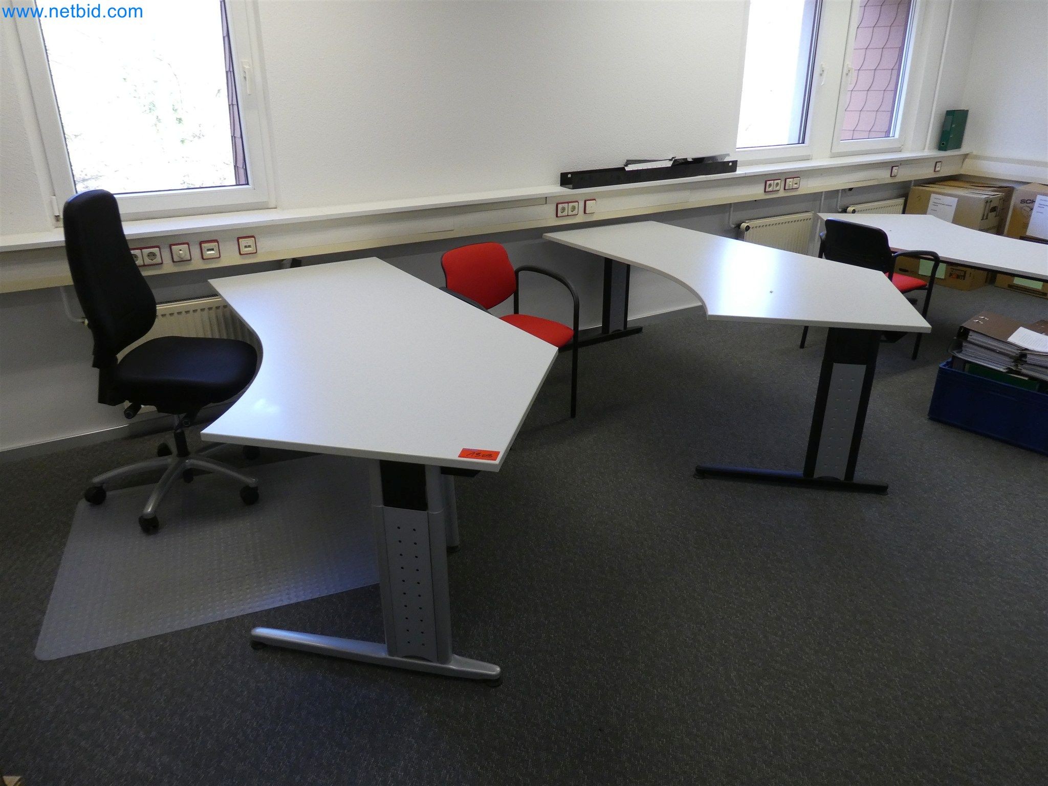 Machines de moulage par injection, machines CNC & lignes d'assemblage pour les éléments chauffants et les composants automobiles-1