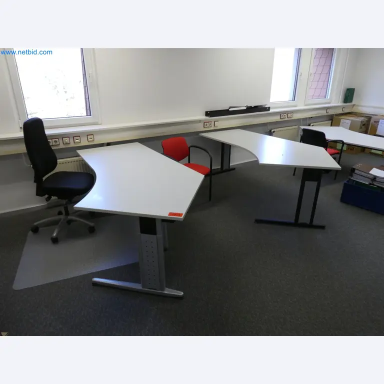 Machines de moulage par injection, machines CNC & lignes d'assemblage pour les éléments chauffants et les composants automobiles-1