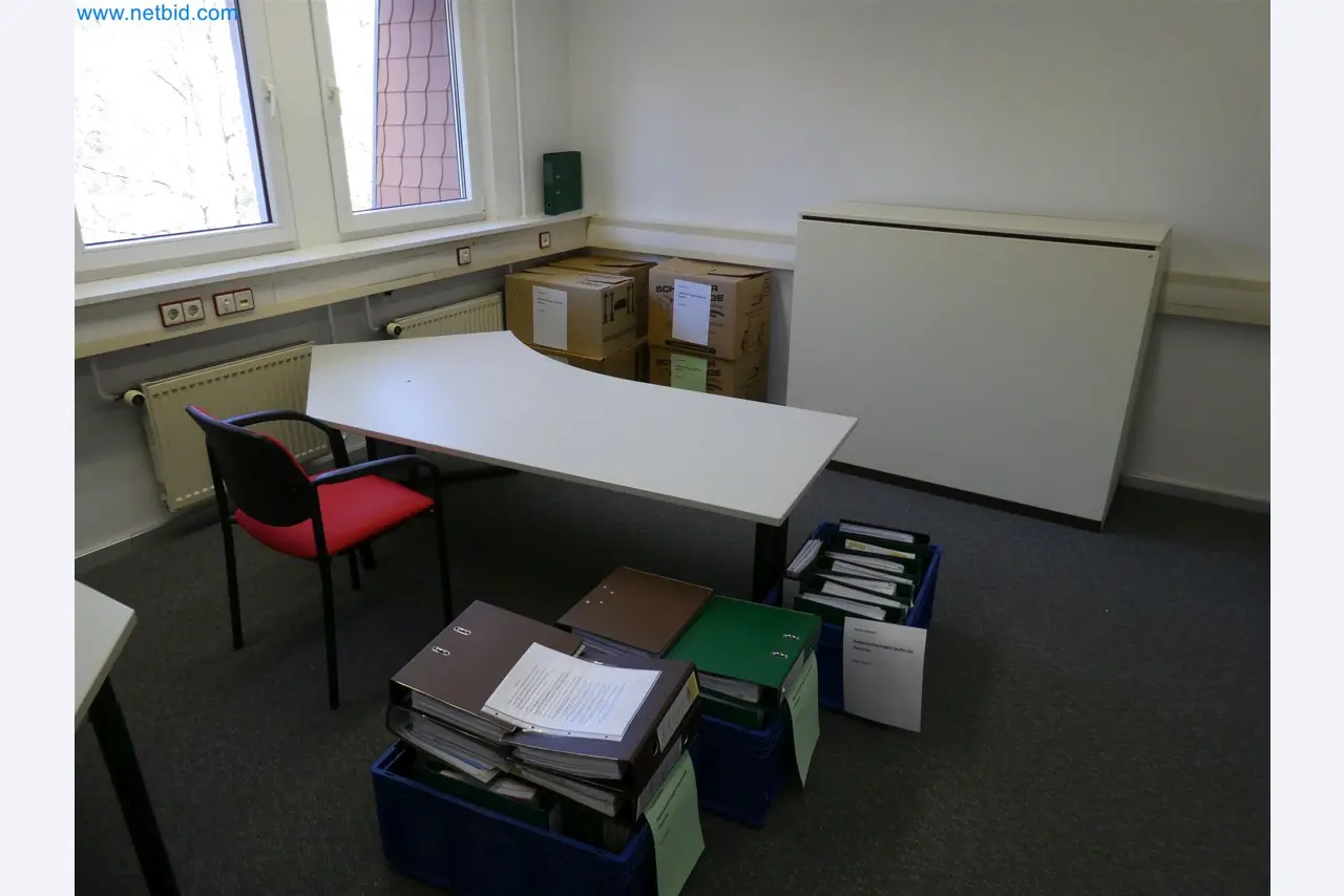 Machines de moulage par injection, machines CNC & lignes d'assemblage pour les éléments chauffants et les composants automobiles-2