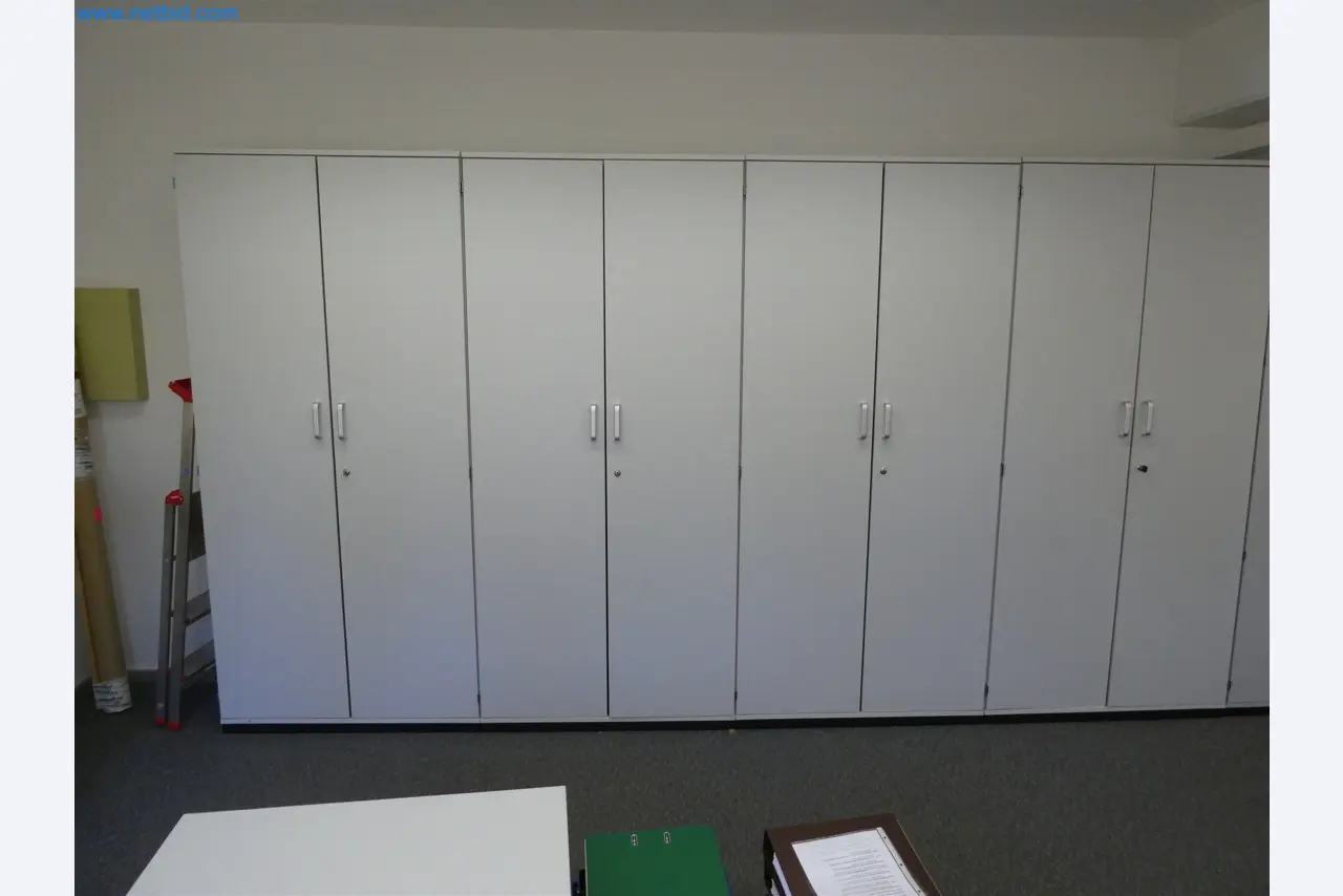 Machines de moulage par injection, machines CNC & lignes d'assemblage pour les éléments chauffants et les composants automobiles-3