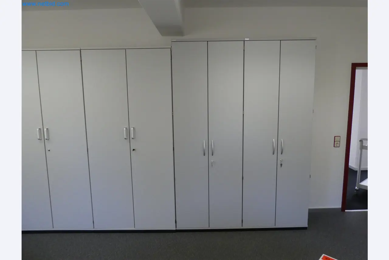 Machines de moulage par injection, machines CNC & lignes d'assemblage pour les éléments chauffants et les composants automobiles-4