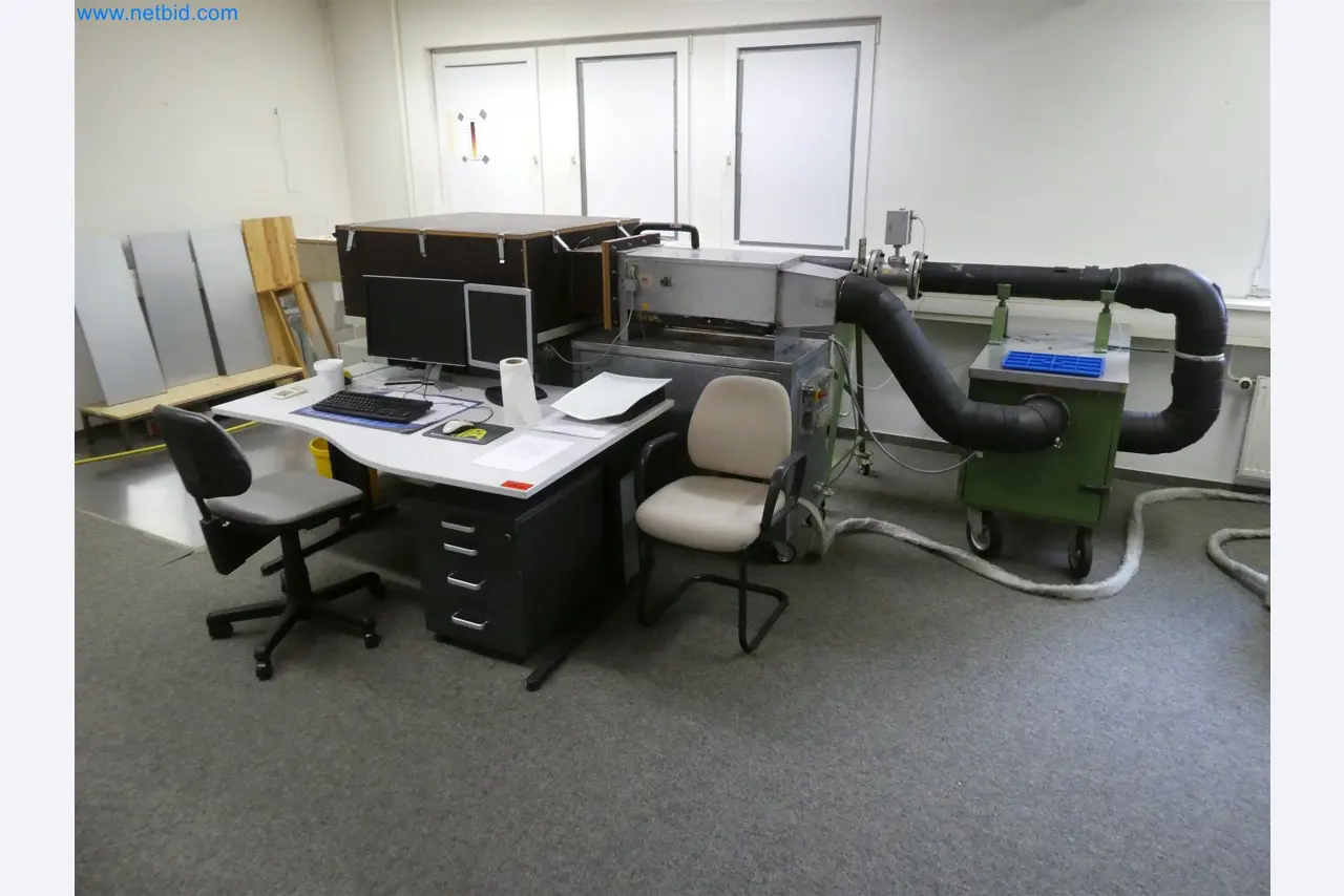 Machines de moulage par injection, machines CNC & lignes d'assemblage pour les éléments chauffants et les composants automobiles-1