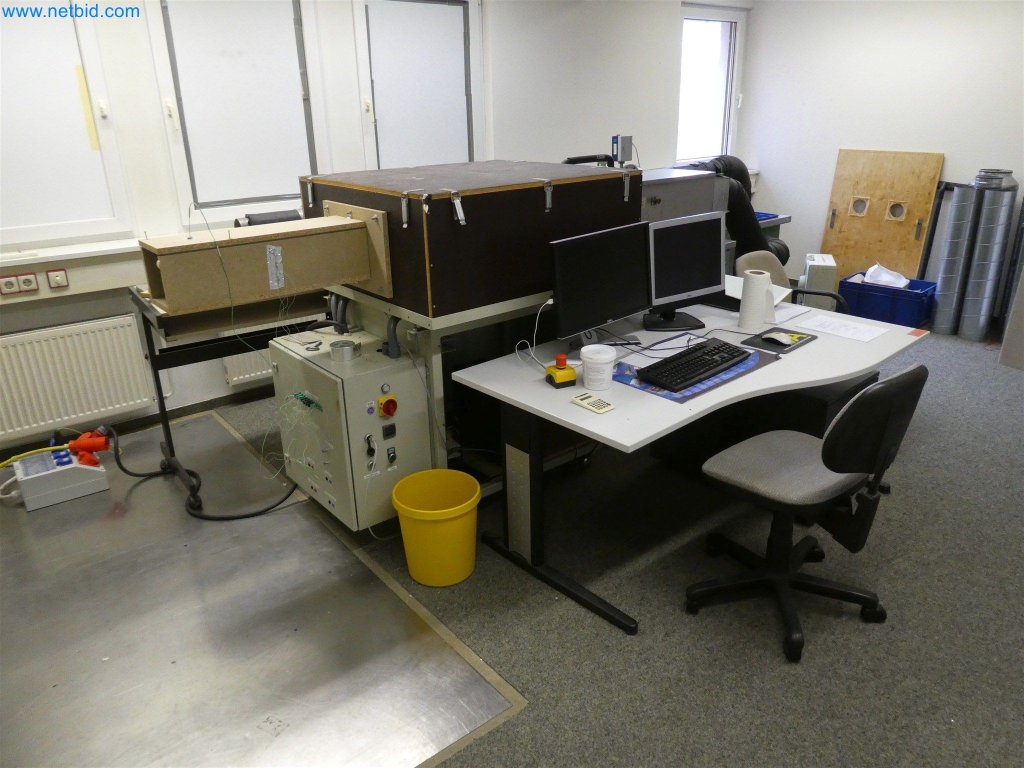 Machines de moulage par injection, machines CNC & lignes d'assemblage pour les éléments chauffants et les composants automobiles-2