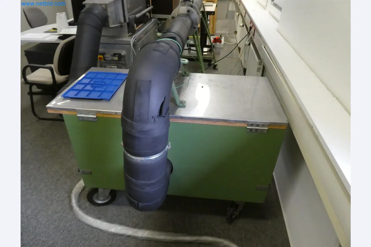 Machines de moulage par injection, machines CNC & lignes d'assemblage pour les éléments chauffants et les composants automobiles-3