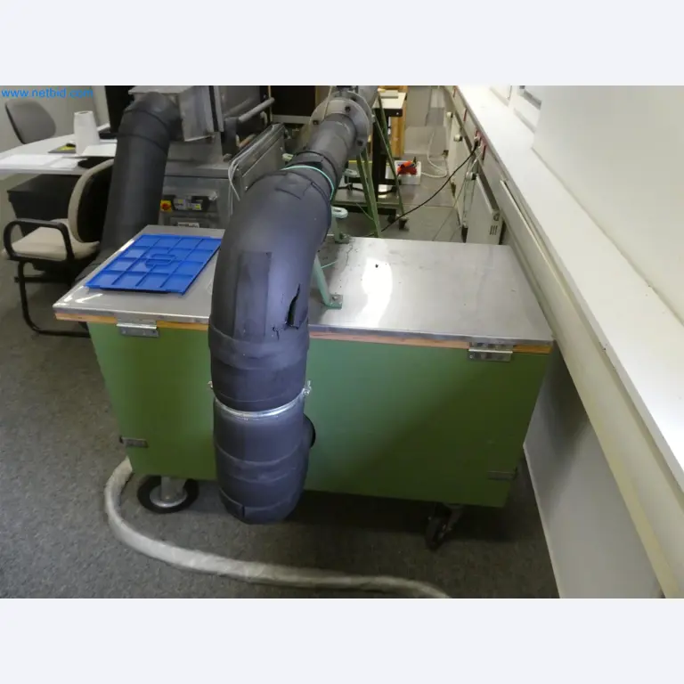 Machines de moulage par injection, machines CNC & lignes d'assemblage pour les éléments chauffants et les composants automobiles-3