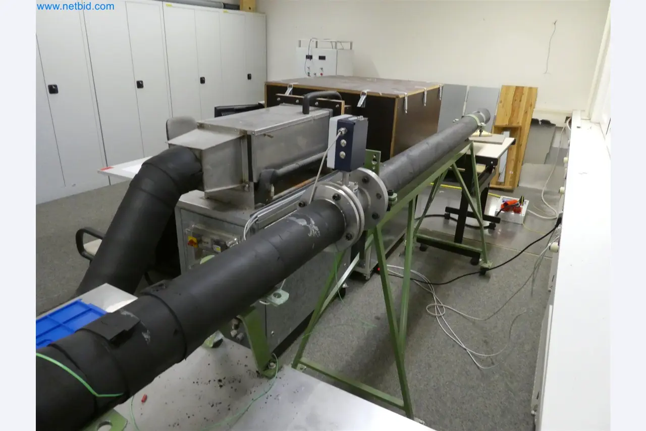 Machines de moulage par injection, machines CNC & lignes d'assemblage pour les éléments chauffants et les composants automobiles-4