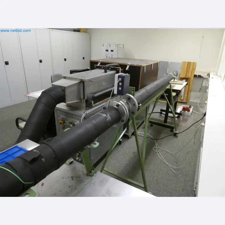 Machines de moulage par injection, machines CNC & lignes d'assemblage pour les éléments chauffants et les composants automobiles-4