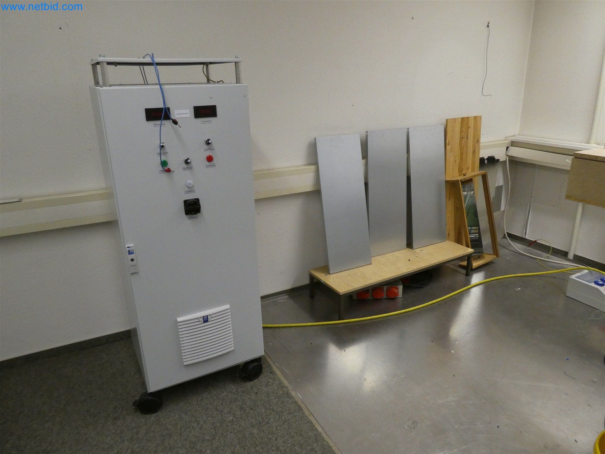 Machines de moulage par injection, machines CNC & lignes d'assemblage pour les éléments chauffants et les composants automobiles-6