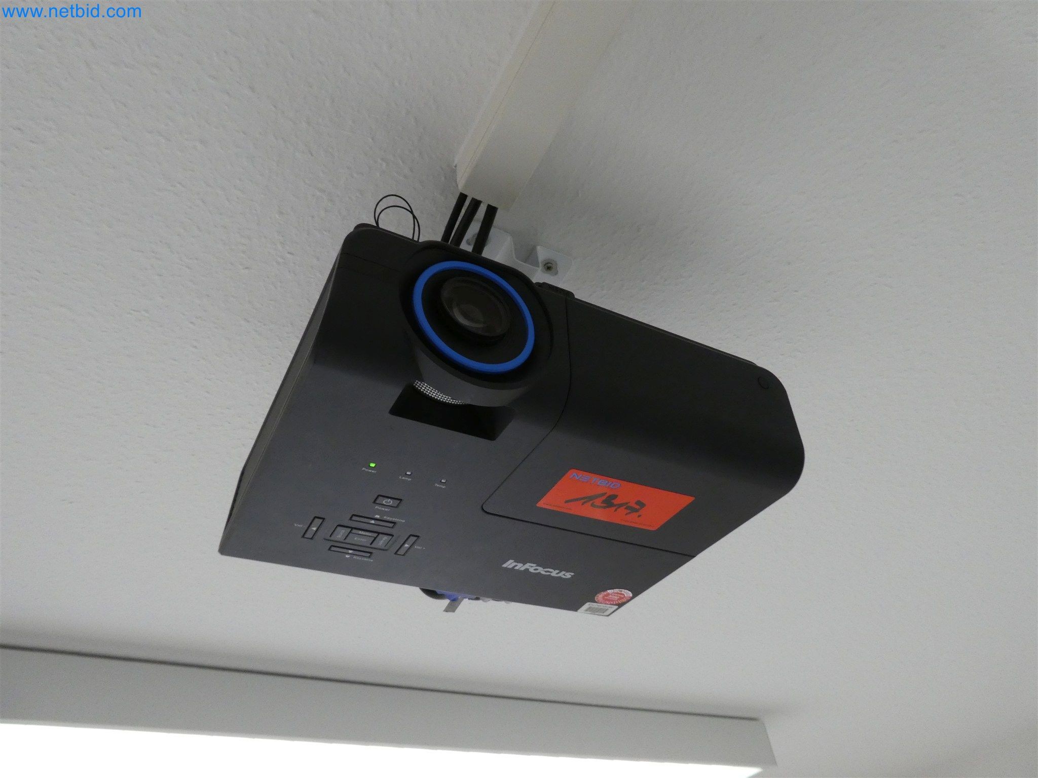 Machines de moulage par injection, machines CNC & lignes d'assemblage pour les éléments chauffants et les composants automobiles-4