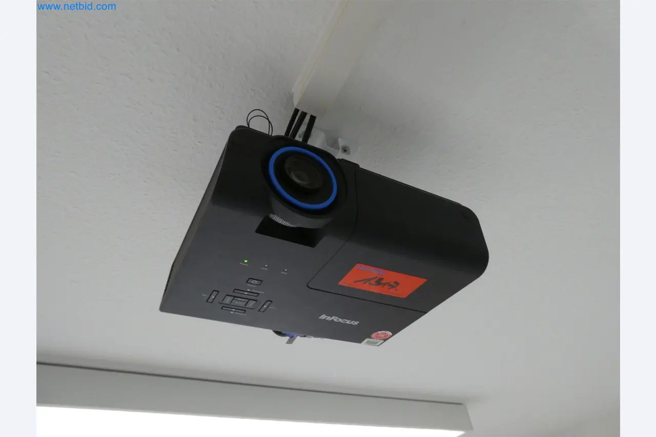 Machines de moulage par injection, machines CNC & lignes d'assemblage pour les éléments chauffants et les composants automobiles-4