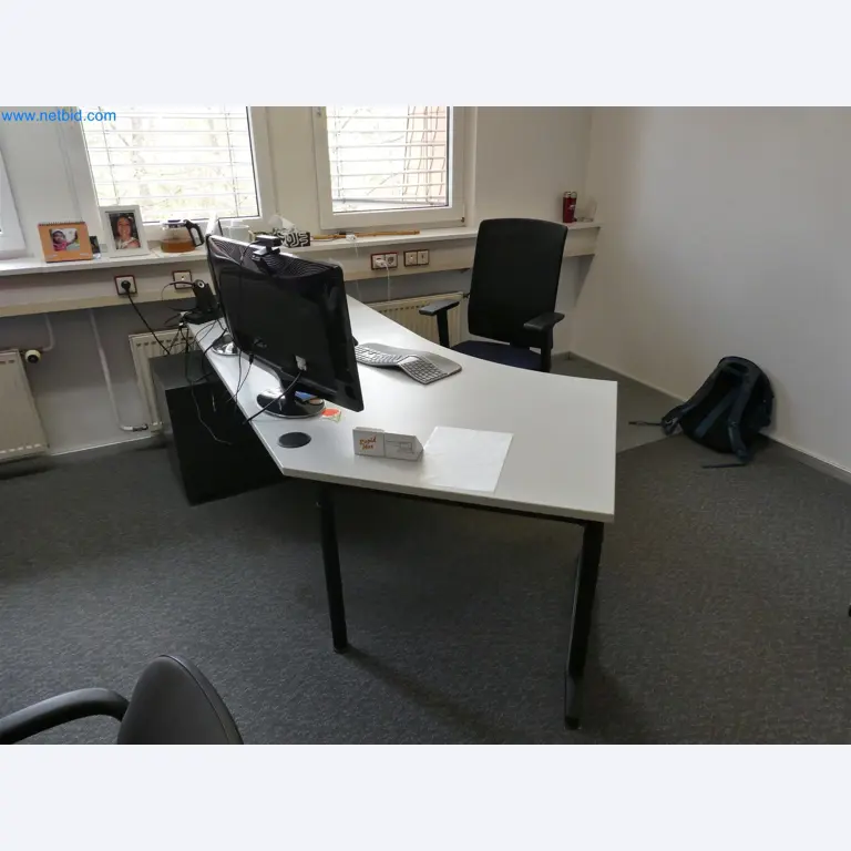 Machines de moulage par injection, machines CNC & lignes d'assemblage pour les éléments chauffants et les composants automobiles-2