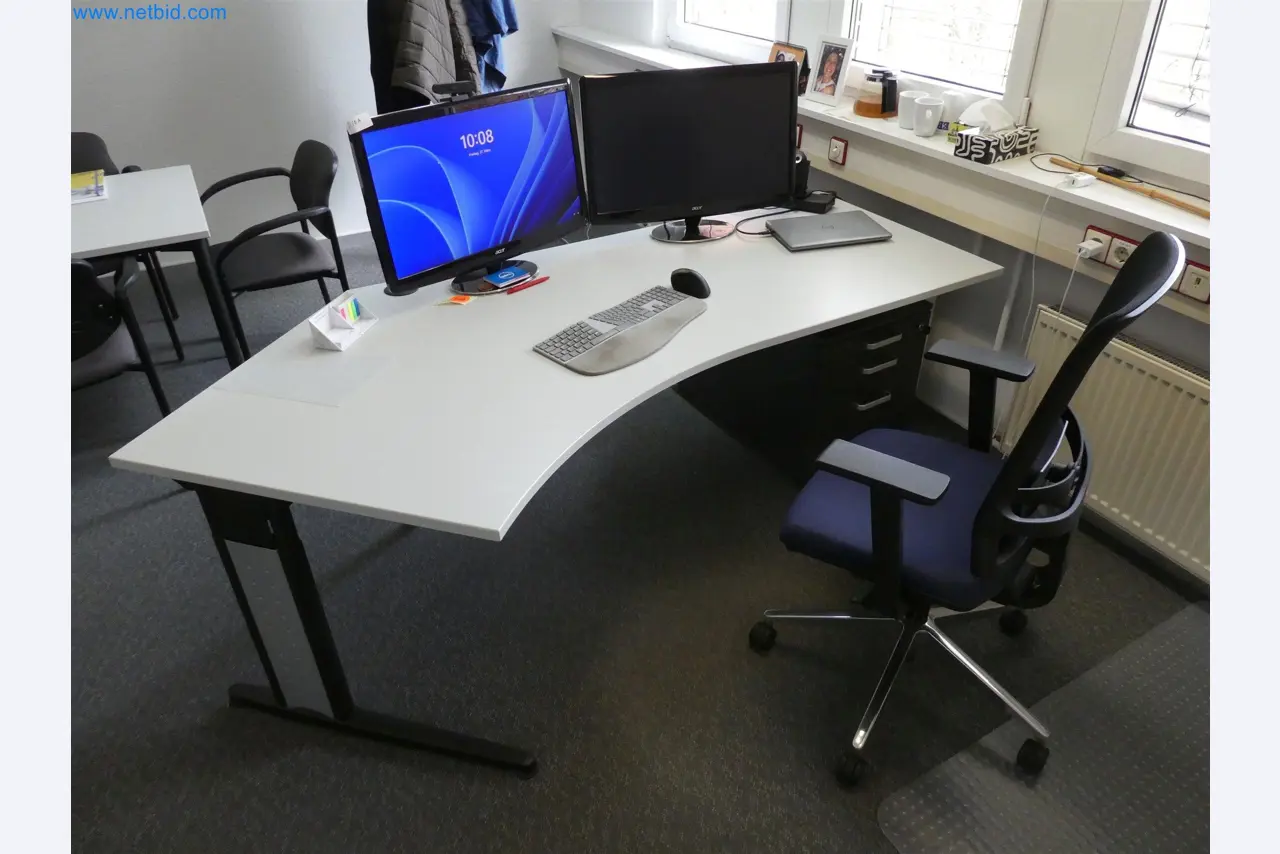 Machines de moulage par injection, machines CNC & lignes d'assemblage pour les éléments chauffants et les composants automobiles-3