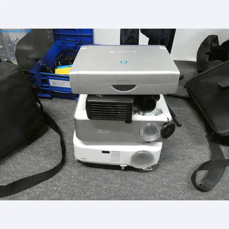 Machines de moulage par injection, machines CNC & lignes d'assemblage pour les éléments chauffants et les composants automobiles-1