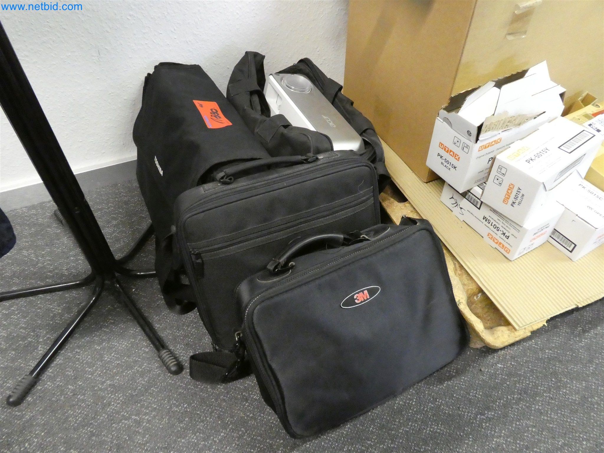 Machines de moulage par injection, machines CNC & lignes d'assemblage pour les éléments chauffants et les composants automobiles-2