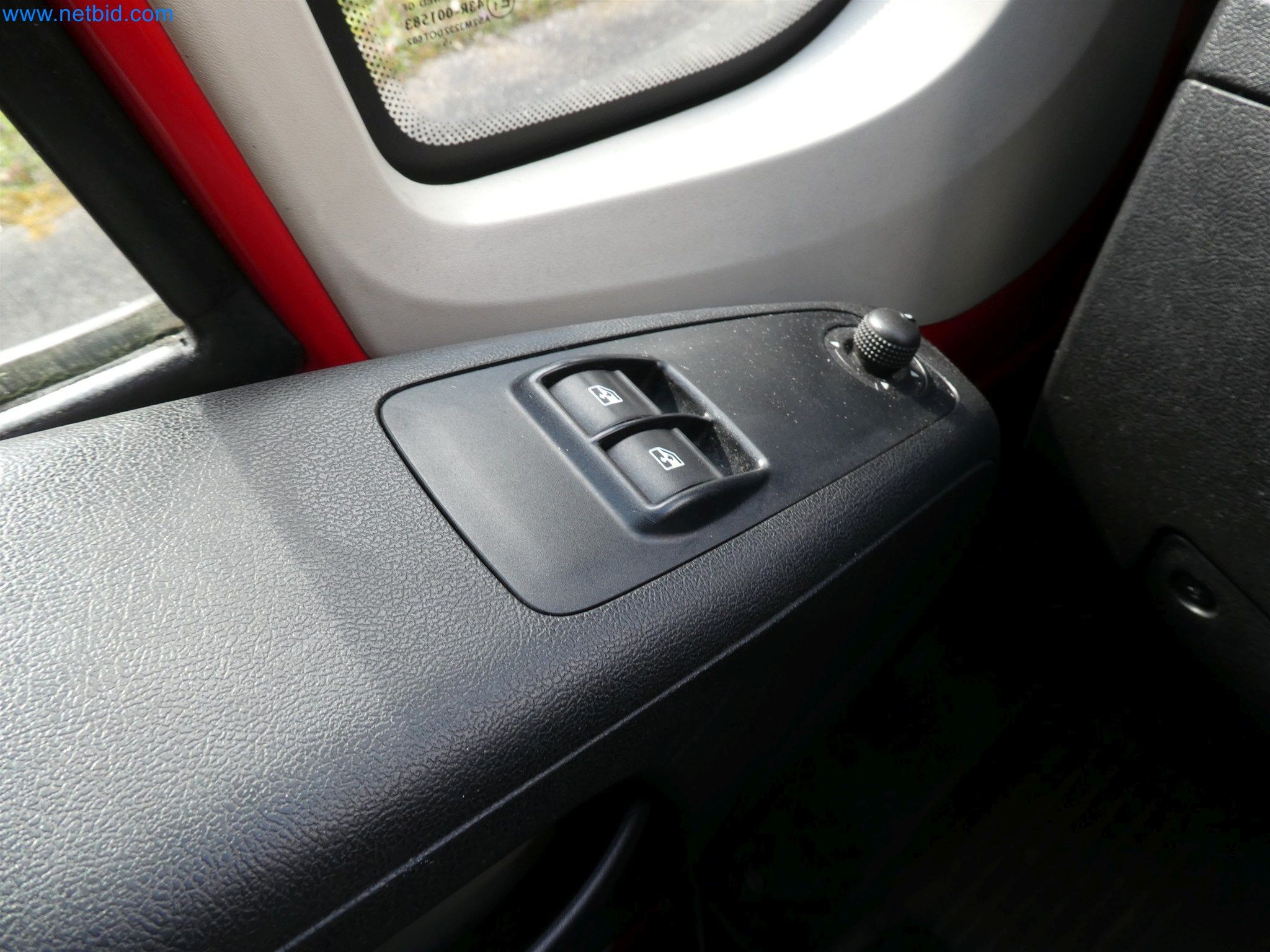 Machines de moulage par injection, machines CNC & lignes d'assemblage pour les éléments chauffants et les composants automobiles-10