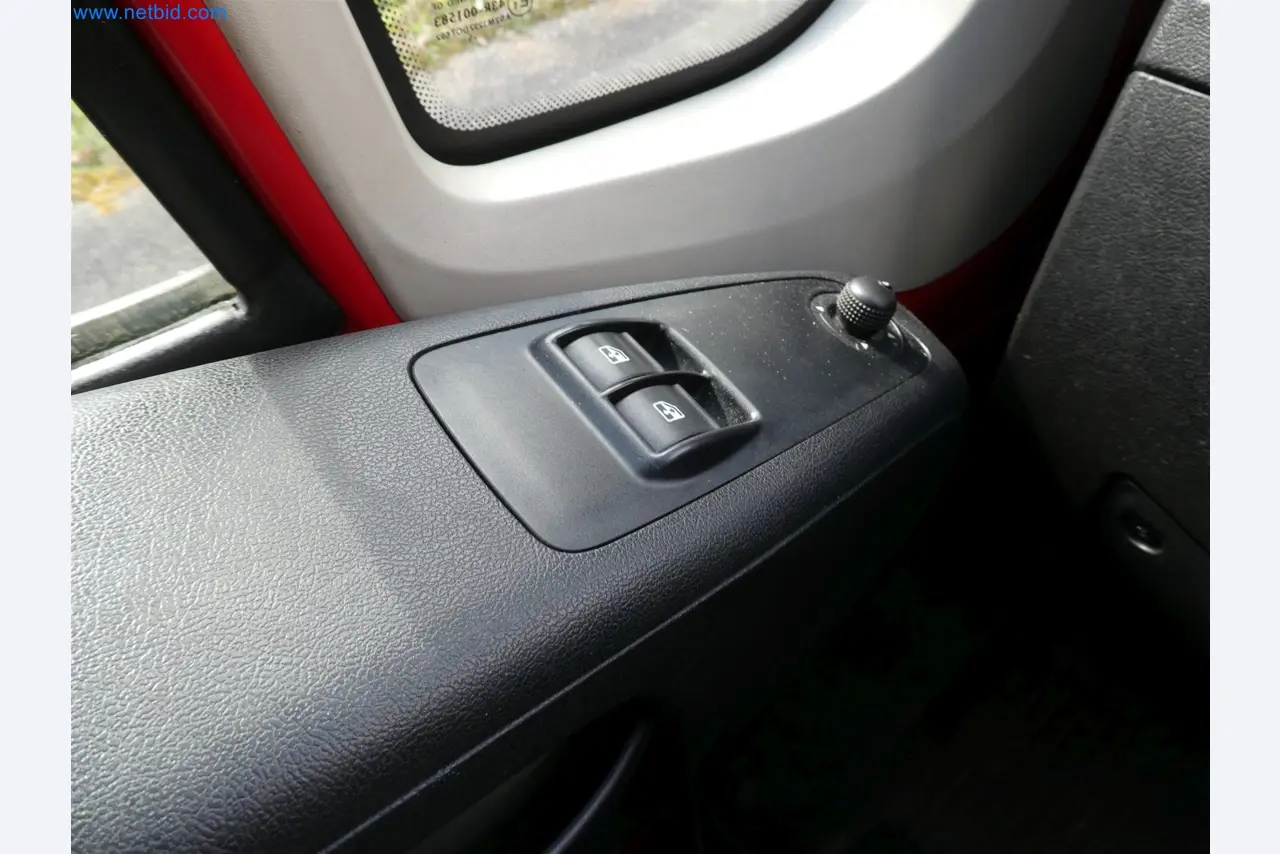 Machines de moulage par injection, machines CNC & lignes d'assemblage pour les éléments chauffants et les composants automobiles-10