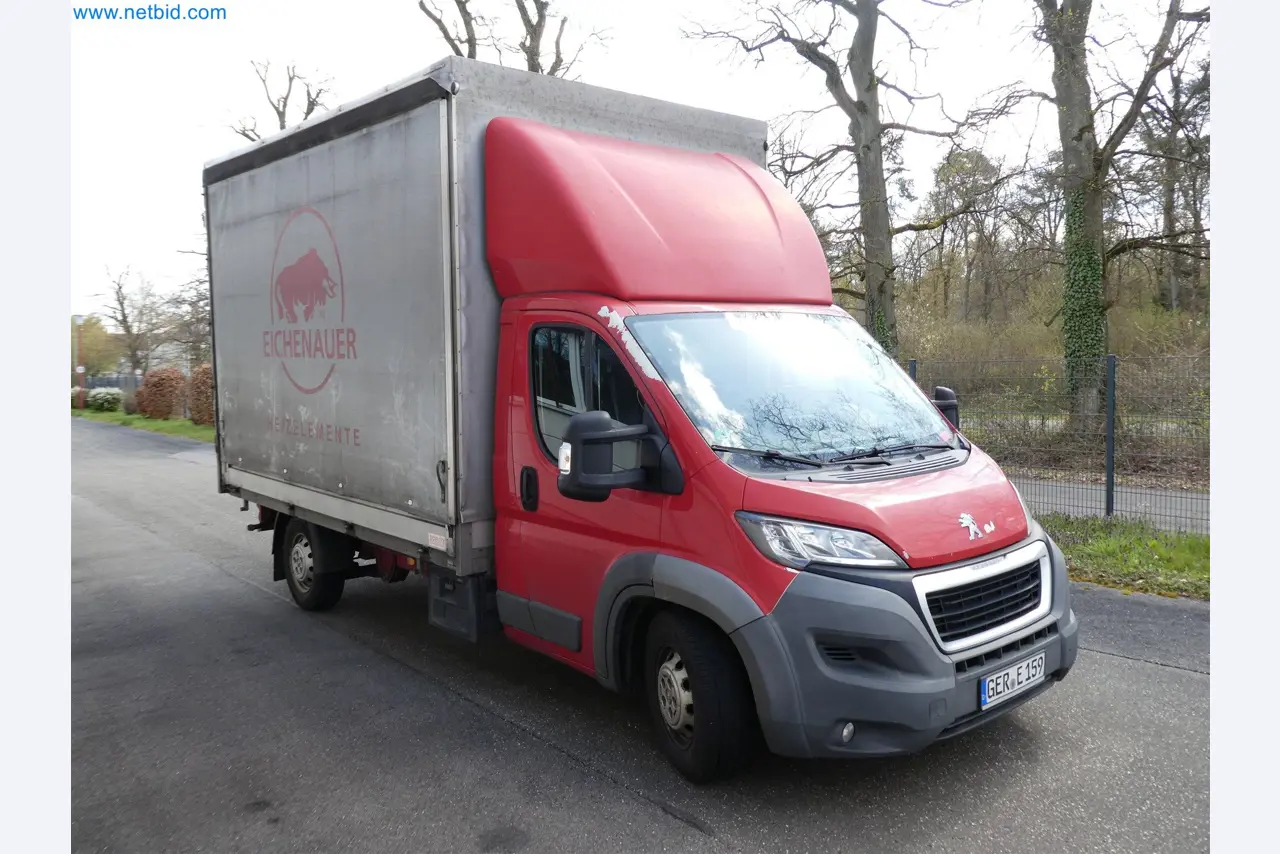 Machines de moulage par injection, machines CNC & lignes d'assemblage pour les éléments chauffants et les composants automobiles-12