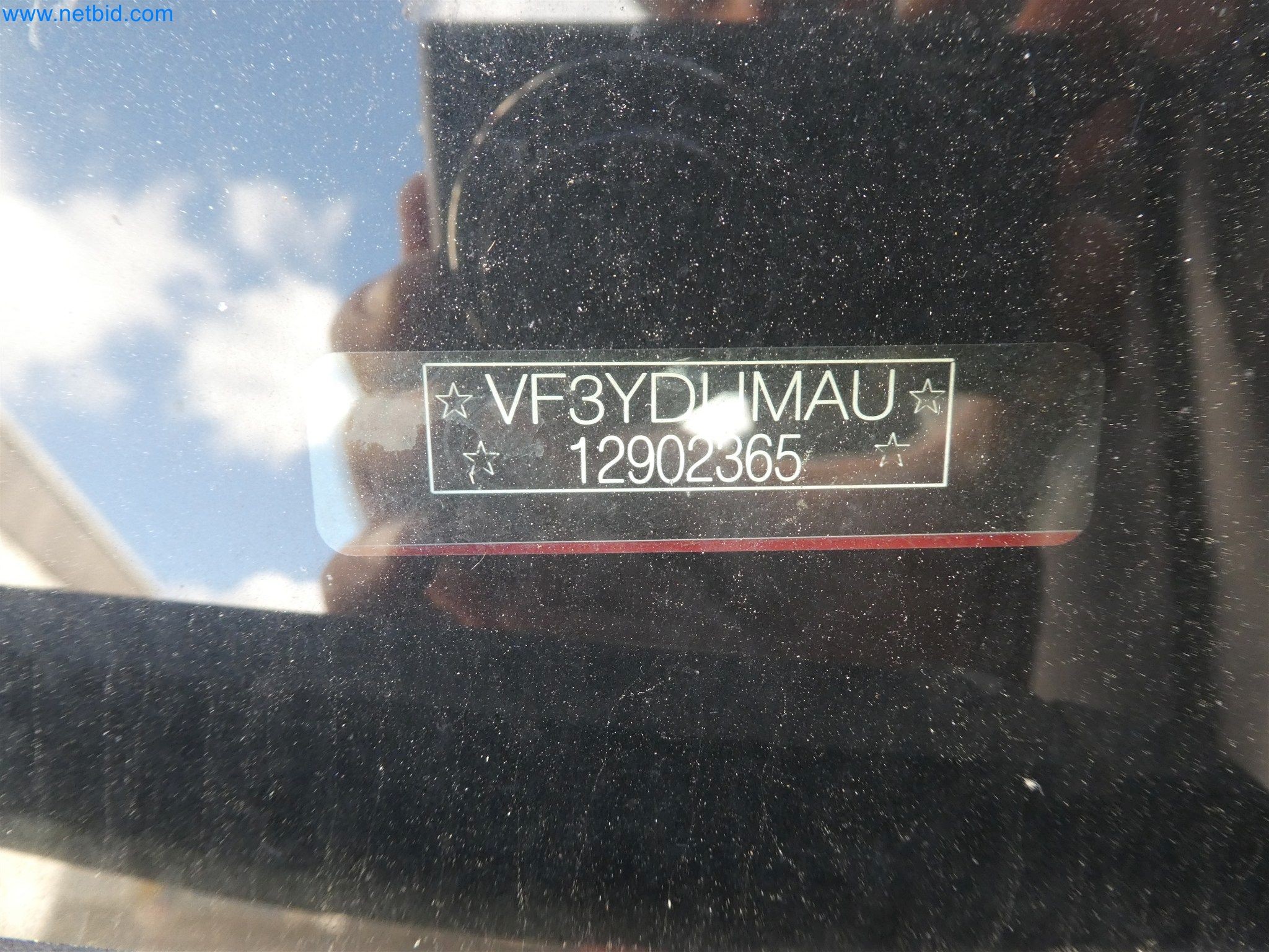 Machines de moulage par injection, machines CNC & lignes d'assemblage pour les éléments chauffants et les composants automobiles-16