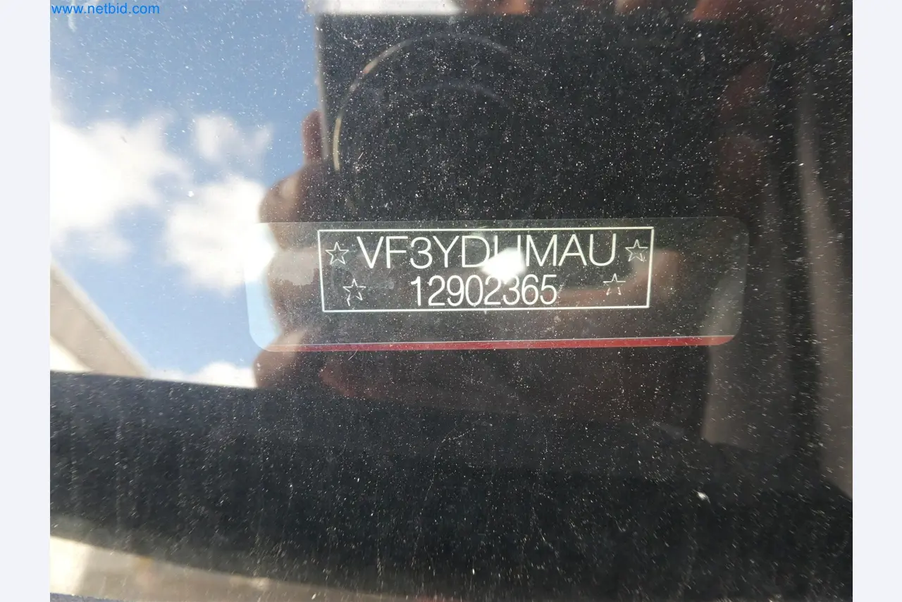 Machines de moulage par injection, machines CNC & lignes d'assemblage pour les éléments chauffants et les composants automobiles-16