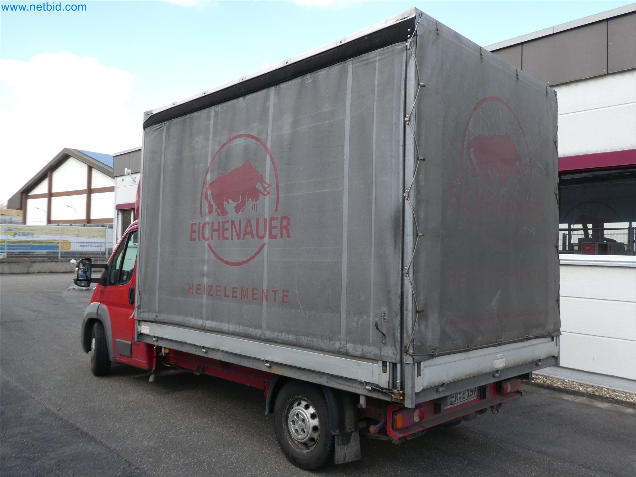 Machines de moulage par injection, machines CNC & lignes d'assemblage pour les éléments chauffants et les composants automobiles-18