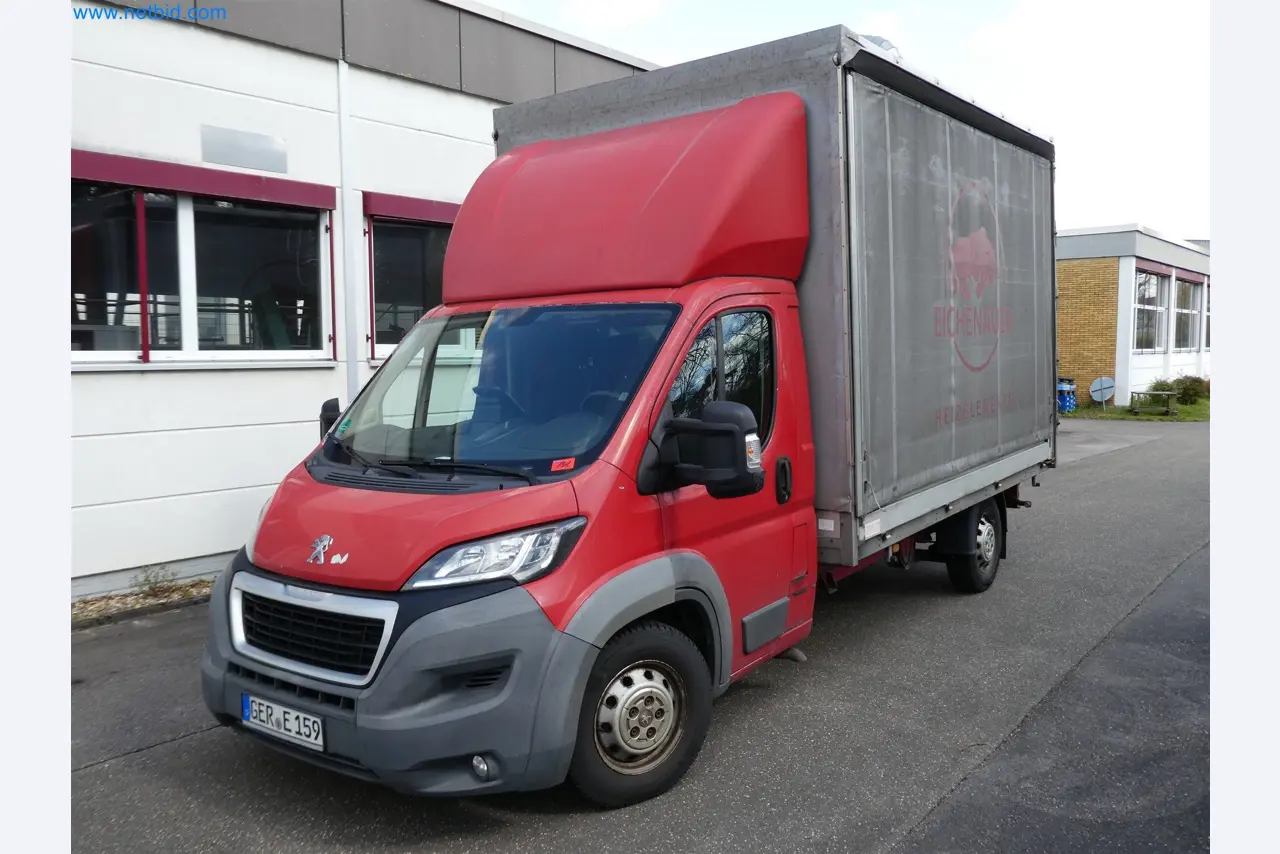 Machines de moulage par injection, machines CNC & lignes d'assemblage pour les éléments chauffants et les composants automobiles-1