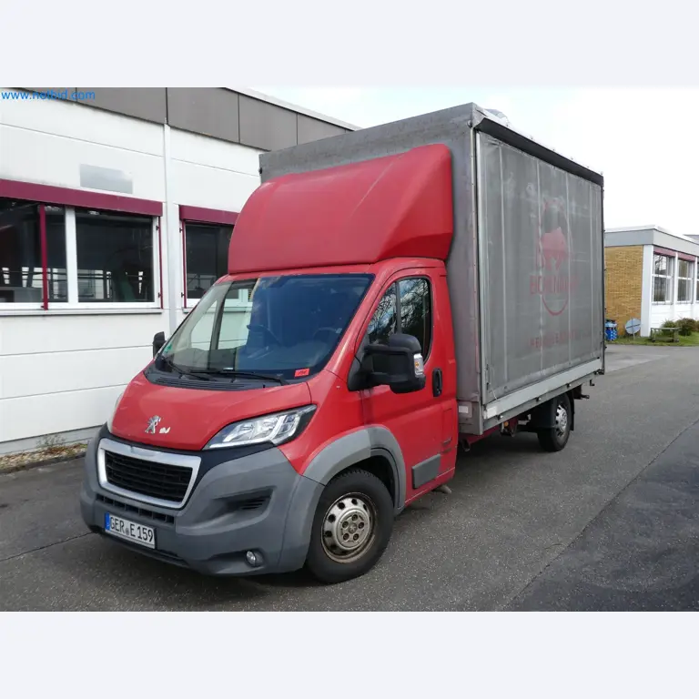 Machines de moulage par injection, machines CNC & lignes d'assemblage pour les éléments chauffants et les composants automobiles-1