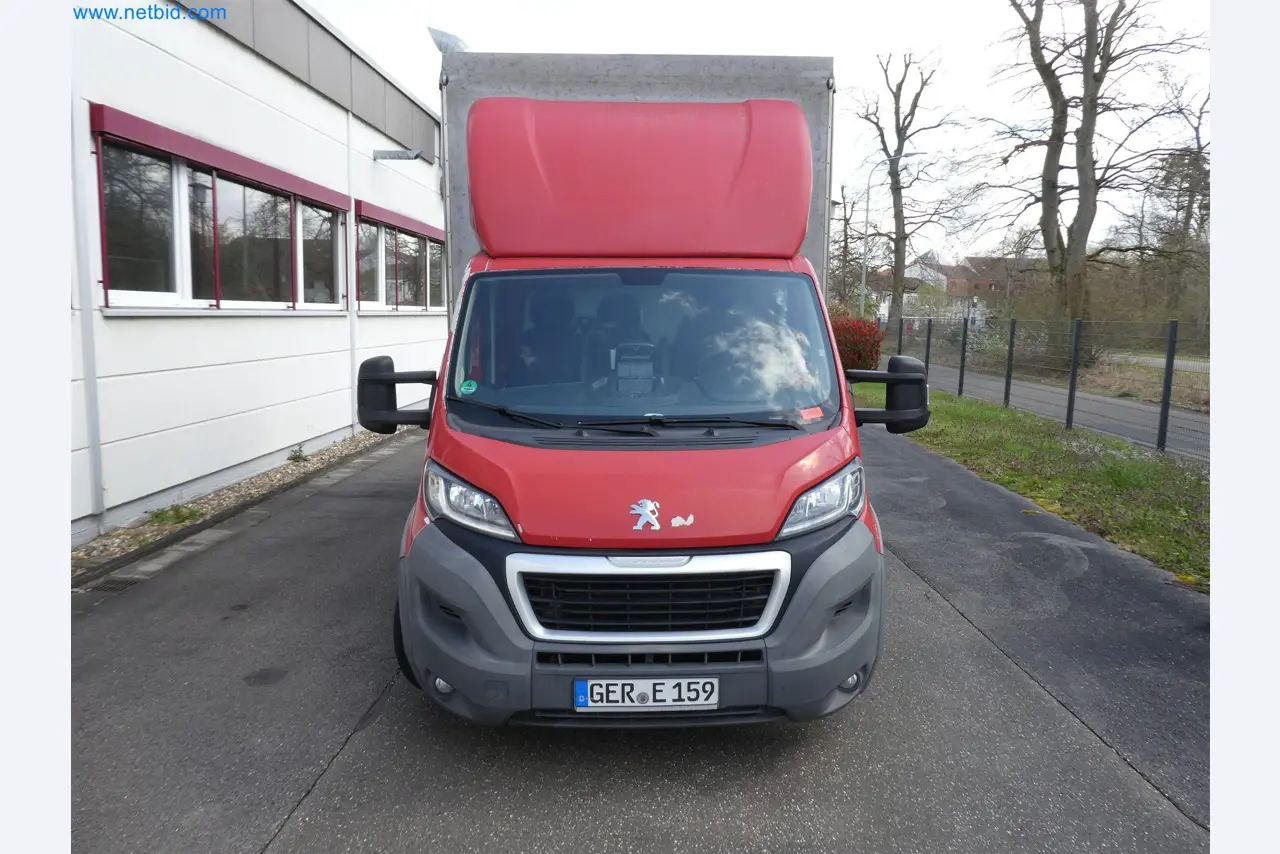 Machines de moulage par injection, machines CNC & lignes d'assemblage pour les éléments chauffants et les composants automobiles-20