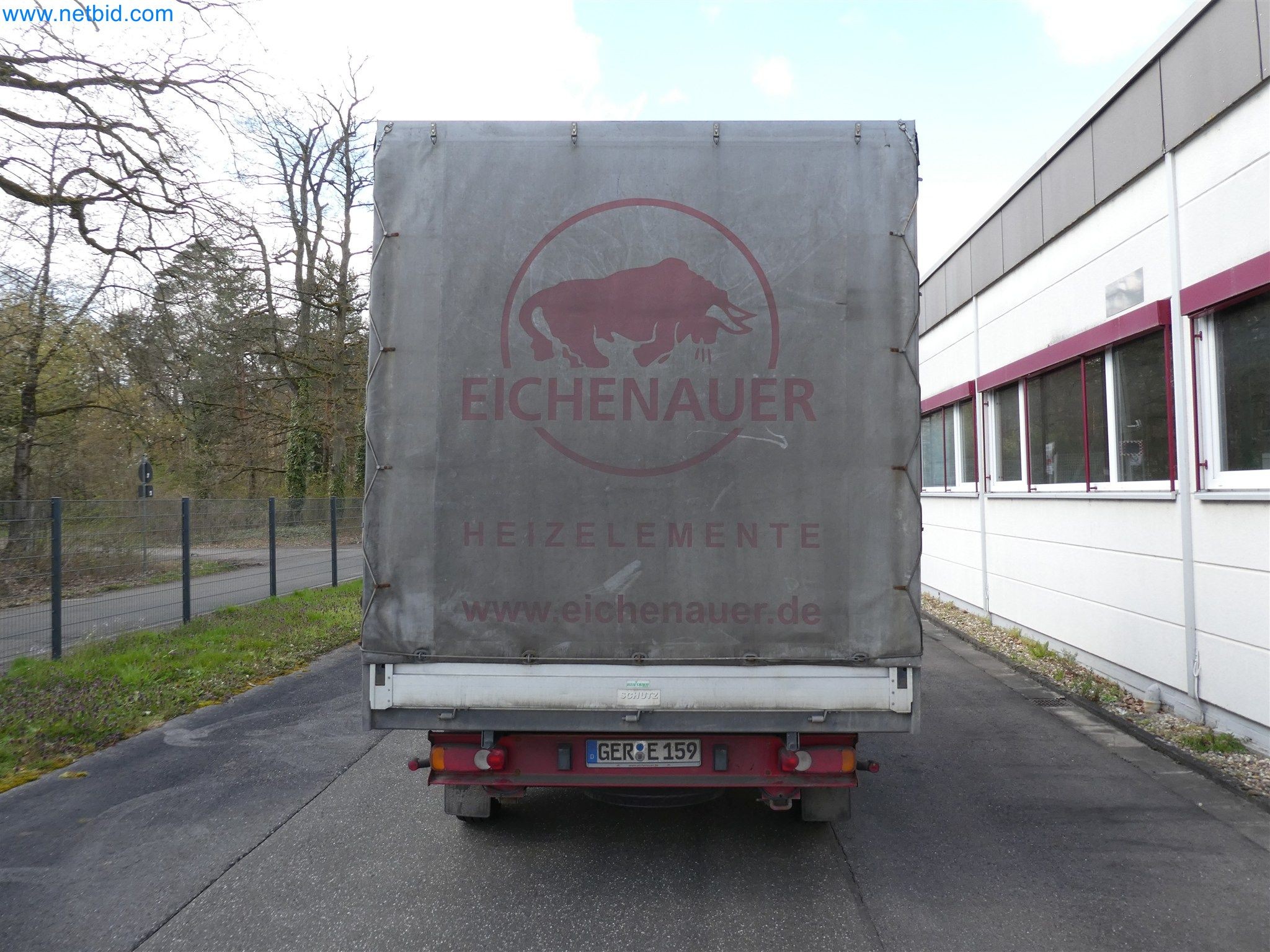 Machines de moulage par injection, machines CNC & lignes d'assemblage pour les éléments chauffants et les composants automobiles-21