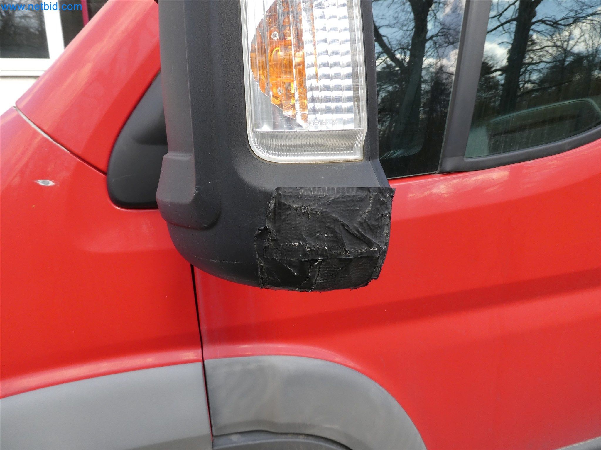 Machines de moulage par injection, machines CNC & lignes d'assemblage pour les éléments chauffants et les composants automobiles-2