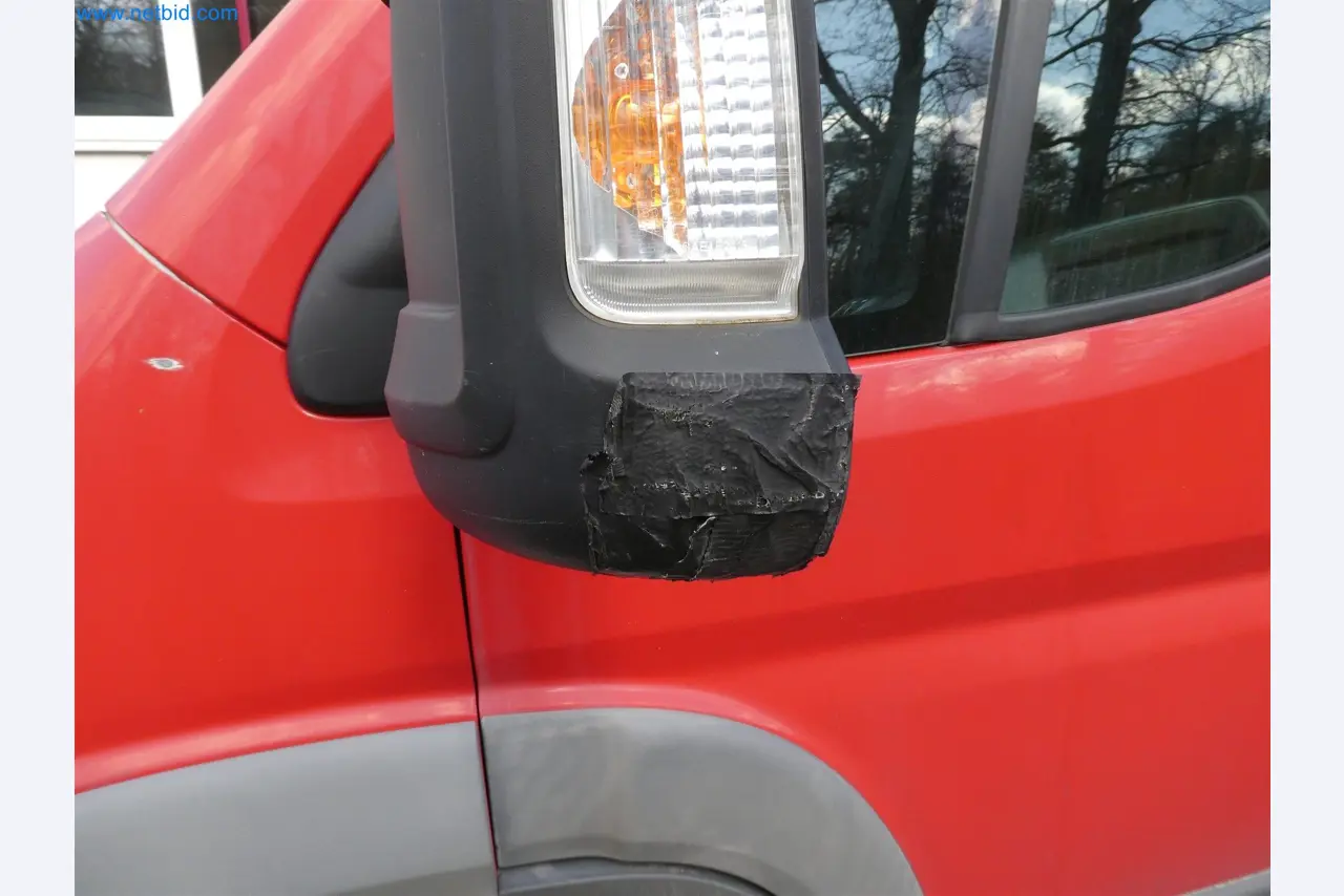 Machines de moulage par injection, machines CNC & lignes d'assemblage pour les éléments chauffants et les composants automobiles-2