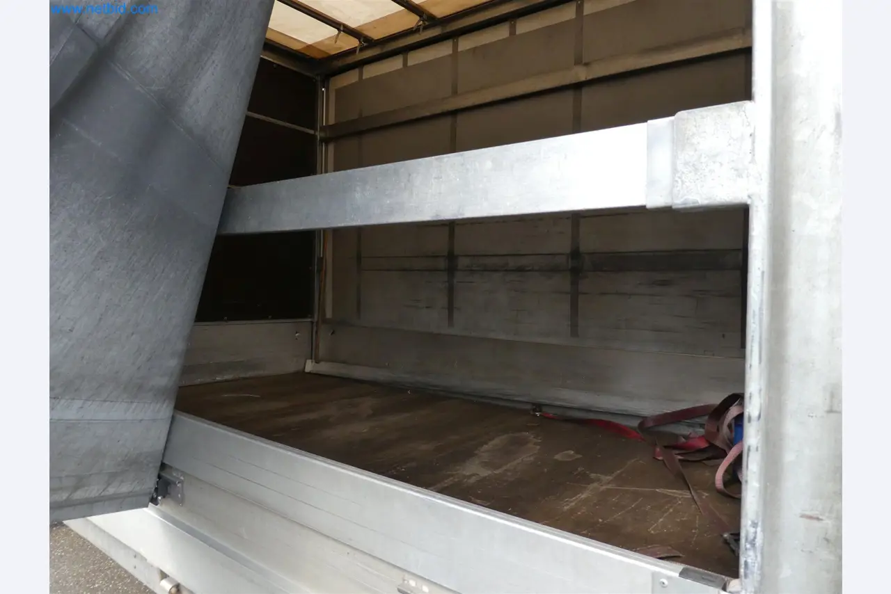 Machines de moulage par injection, machines CNC & lignes d'assemblage pour les éléments chauffants et les composants automobiles-3