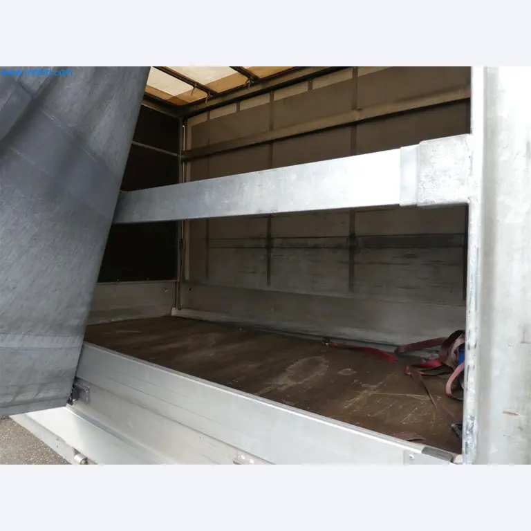 Machines de moulage par injection, machines CNC & lignes d'assemblage pour les éléments chauffants et les composants automobiles-3