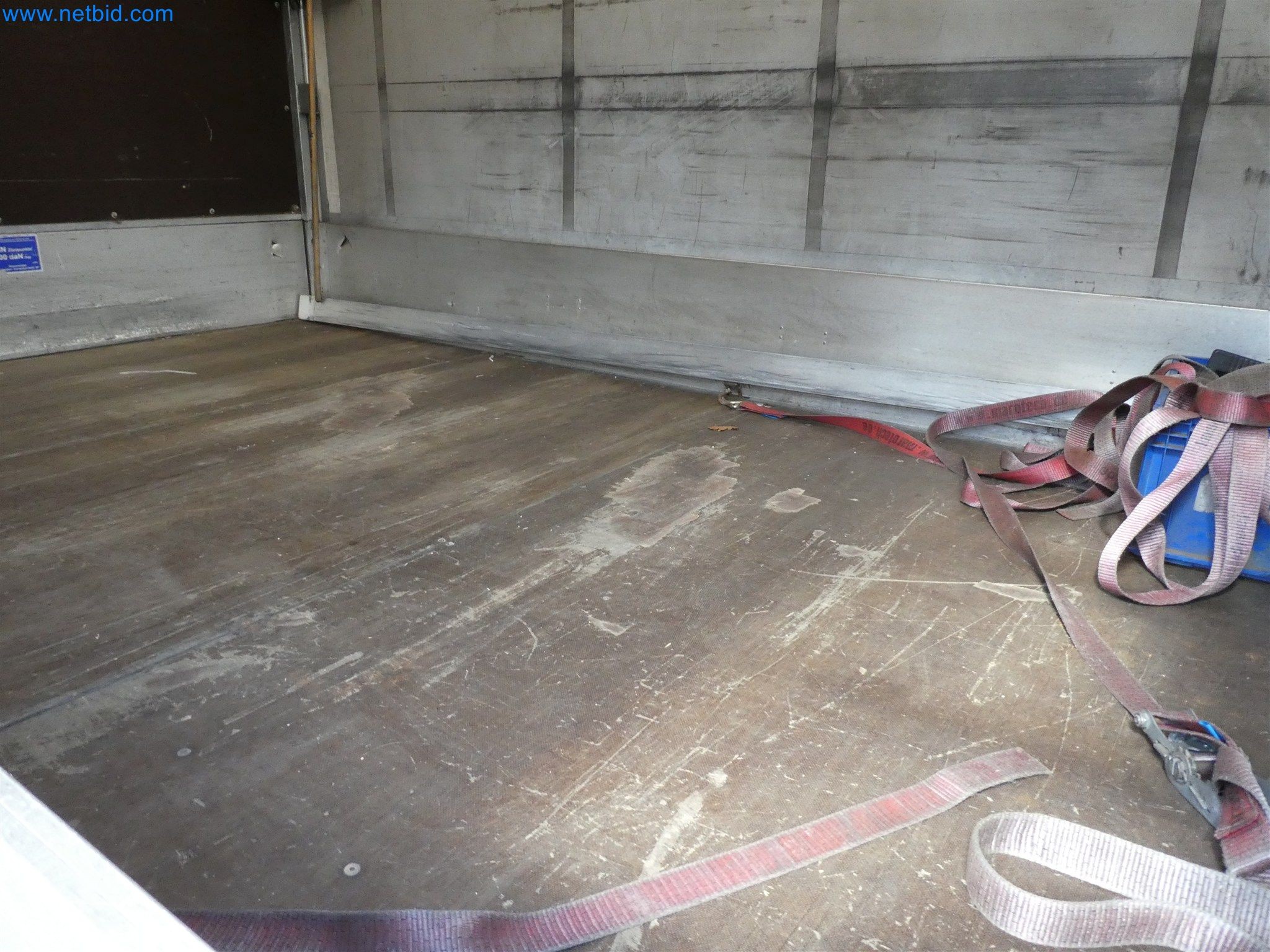 Machines de moulage par injection, machines CNC & lignes d'assemblage pour les éléments chauffants et les composants automobiles-4