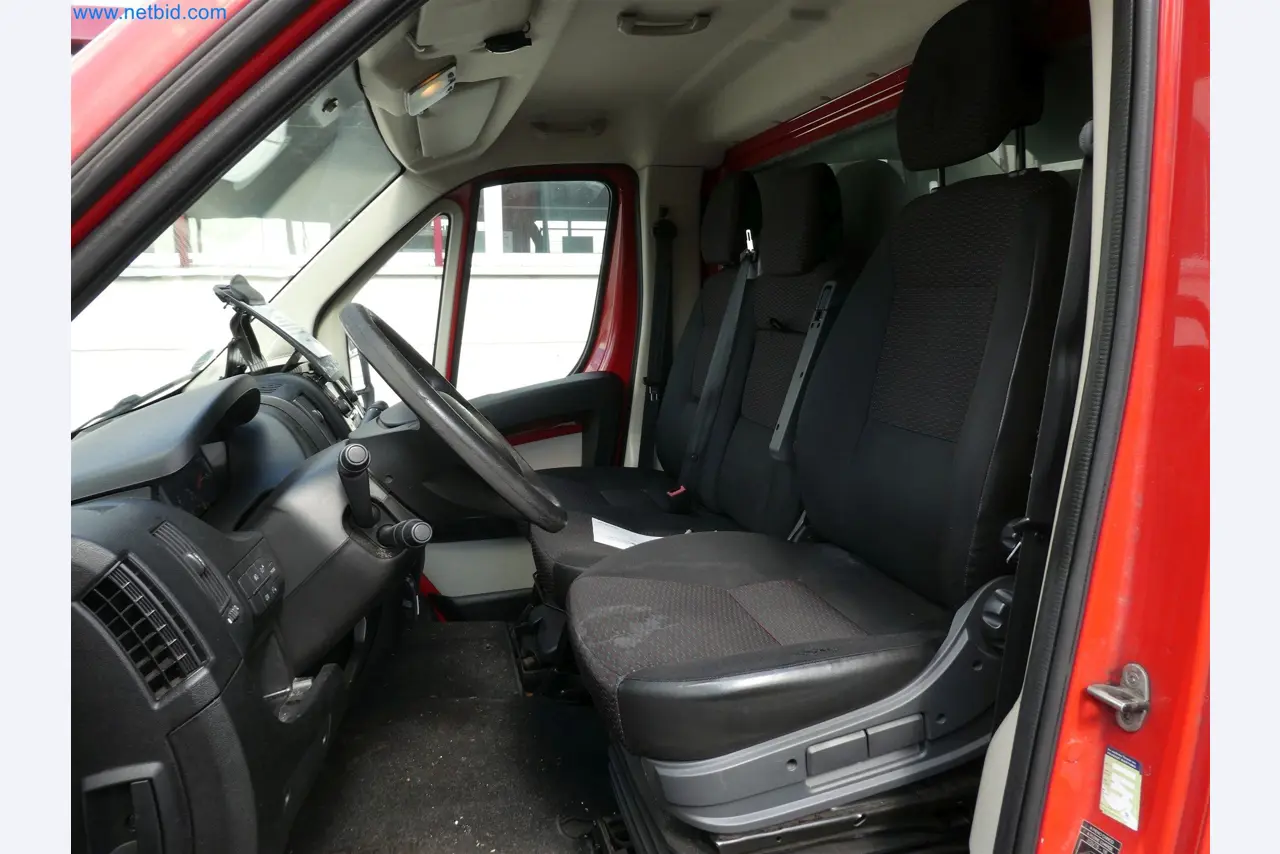 Machines de moulage par injection, machines CNC & lignes d'assemblage pour les éléments chauffants et les composants automobiles-5