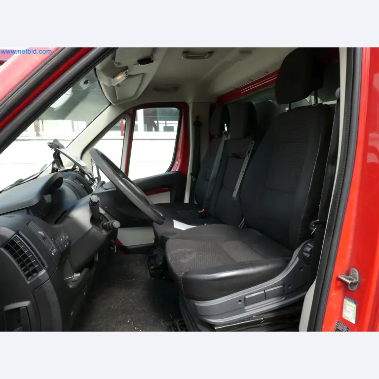 Machines de moulage par injection, machines CNC & lignes d'assemblage pour les éléments chauffants et les composants automobiles-5