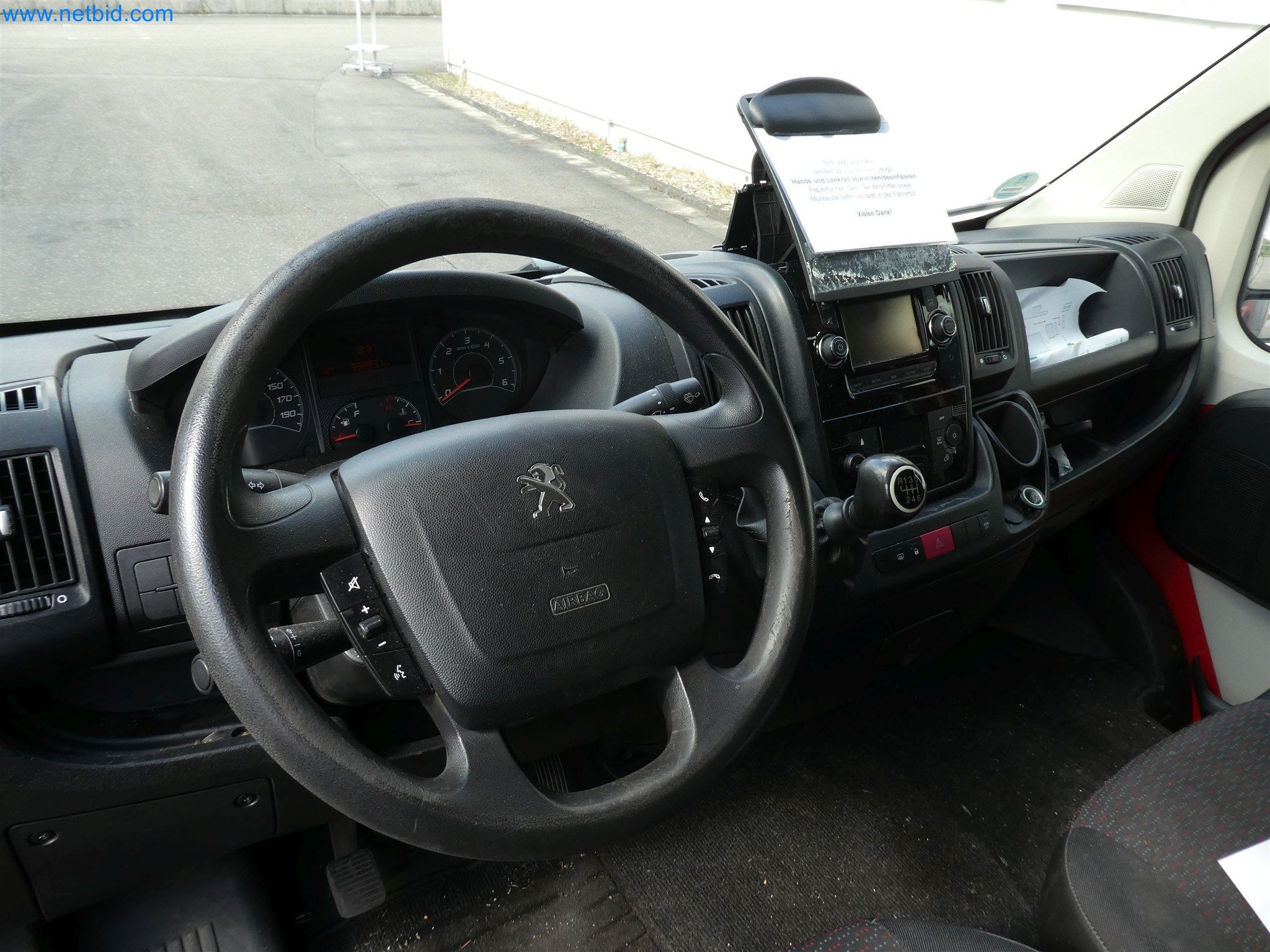 Machines de moulage par injection, machines CNC & lignes d'assemblage pour les éléments chauffants et les composants automobiles-6