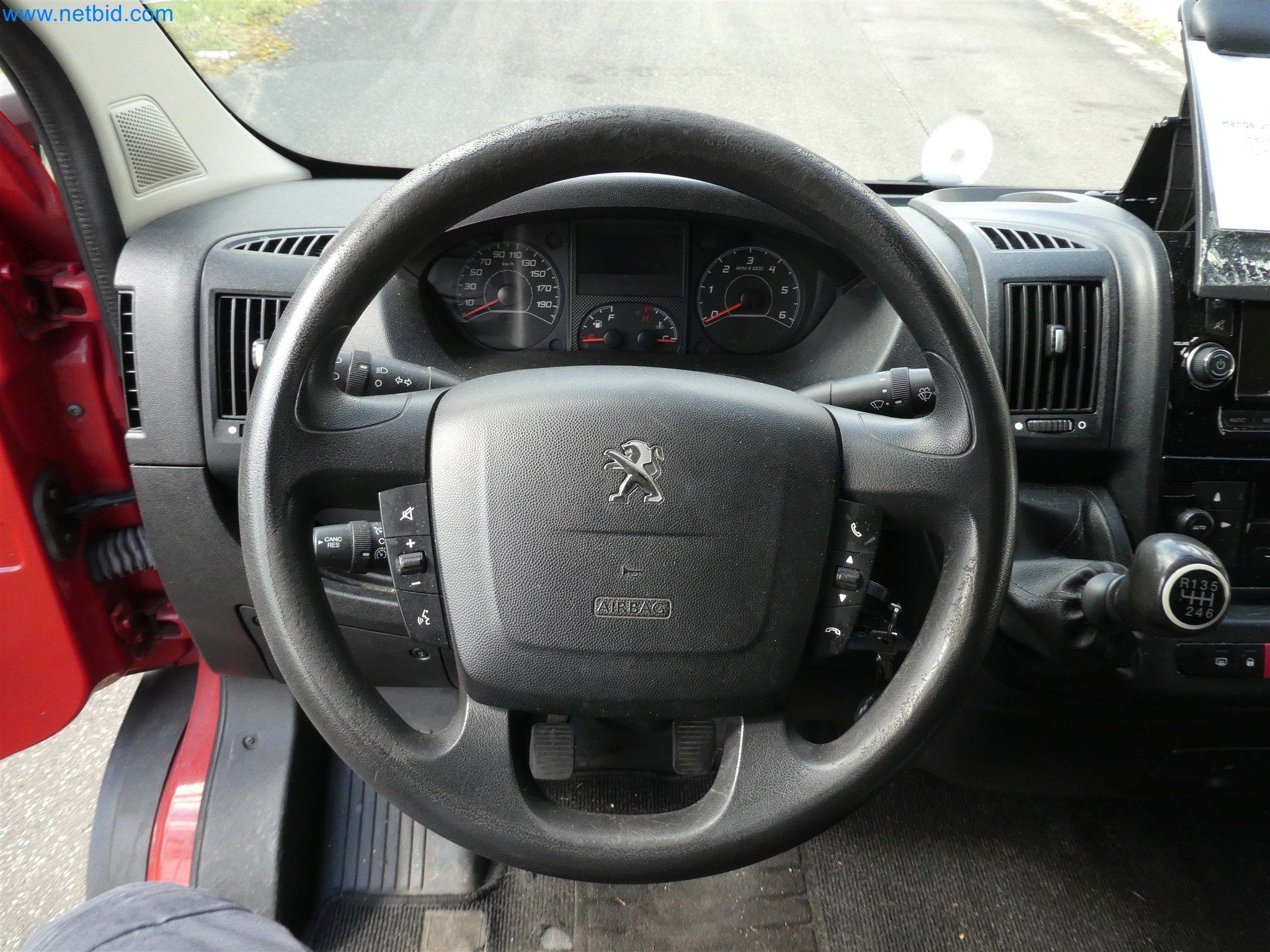 Machines de moulage par injection, machines CNC & lignes d'assemblage pour les éléments chauffants et les composants automobiles-7