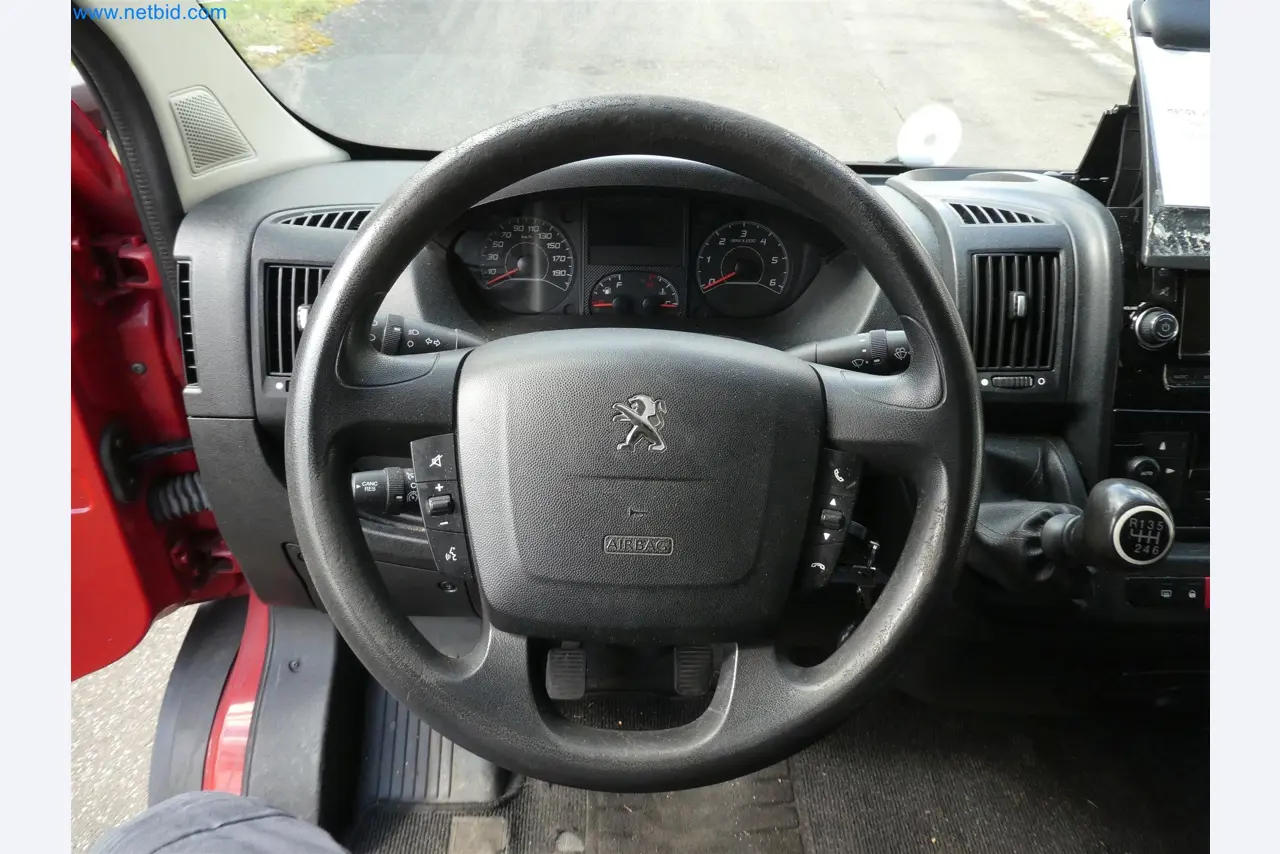 Machines de moulage par injection, machines CNC & lignes d'assemblage pour les éléments chauffants et les composants automobiles-7