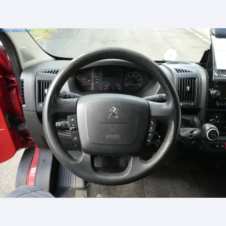 Machines de moulage par injection, machines CNC & lignes d'assemblage pour les éléments chauffants et les composants automobiles-7