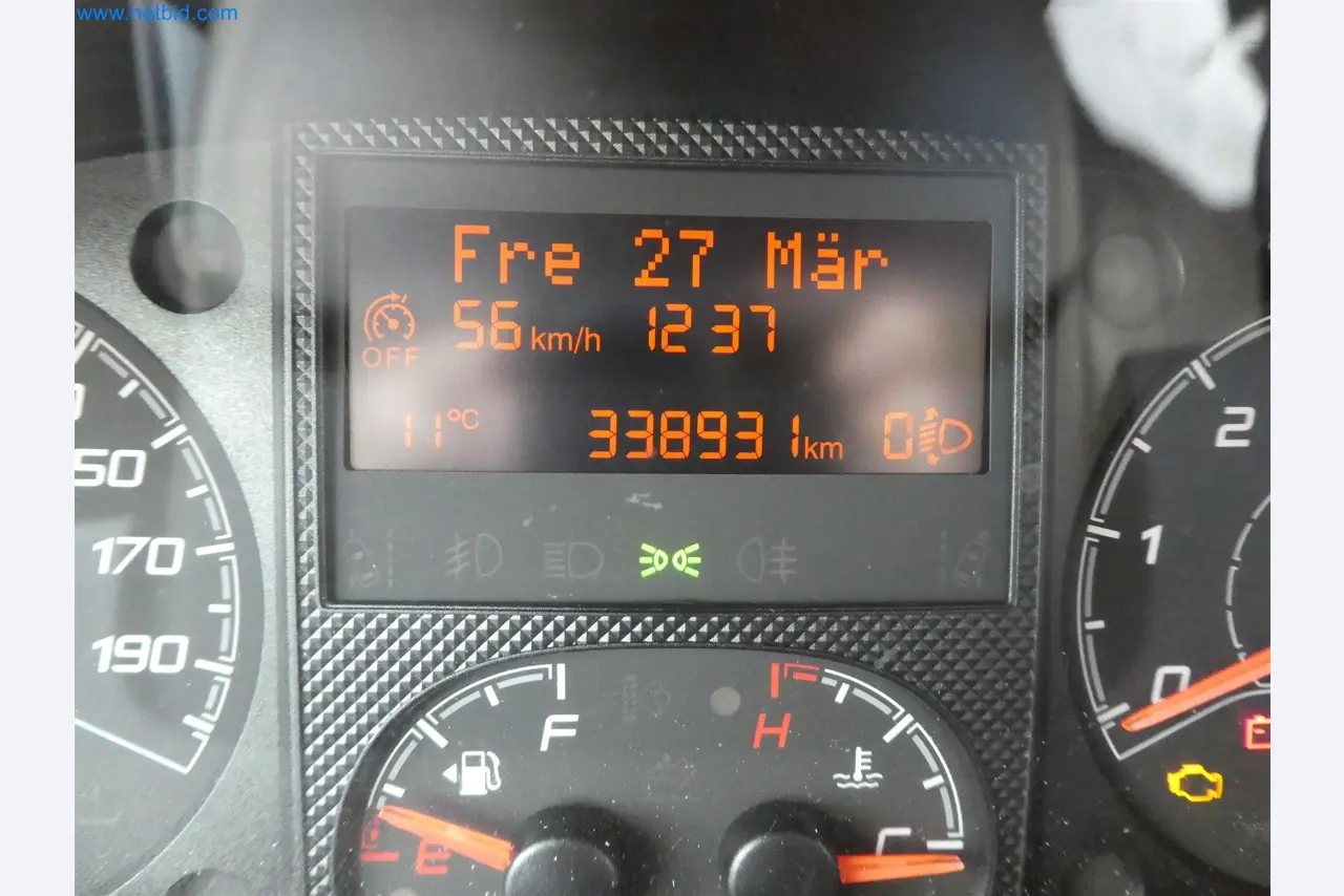 Machines de moulage par injection, machines CNC & lignes d'assemblage pour les éléments chauffants et les composants automobiles-9