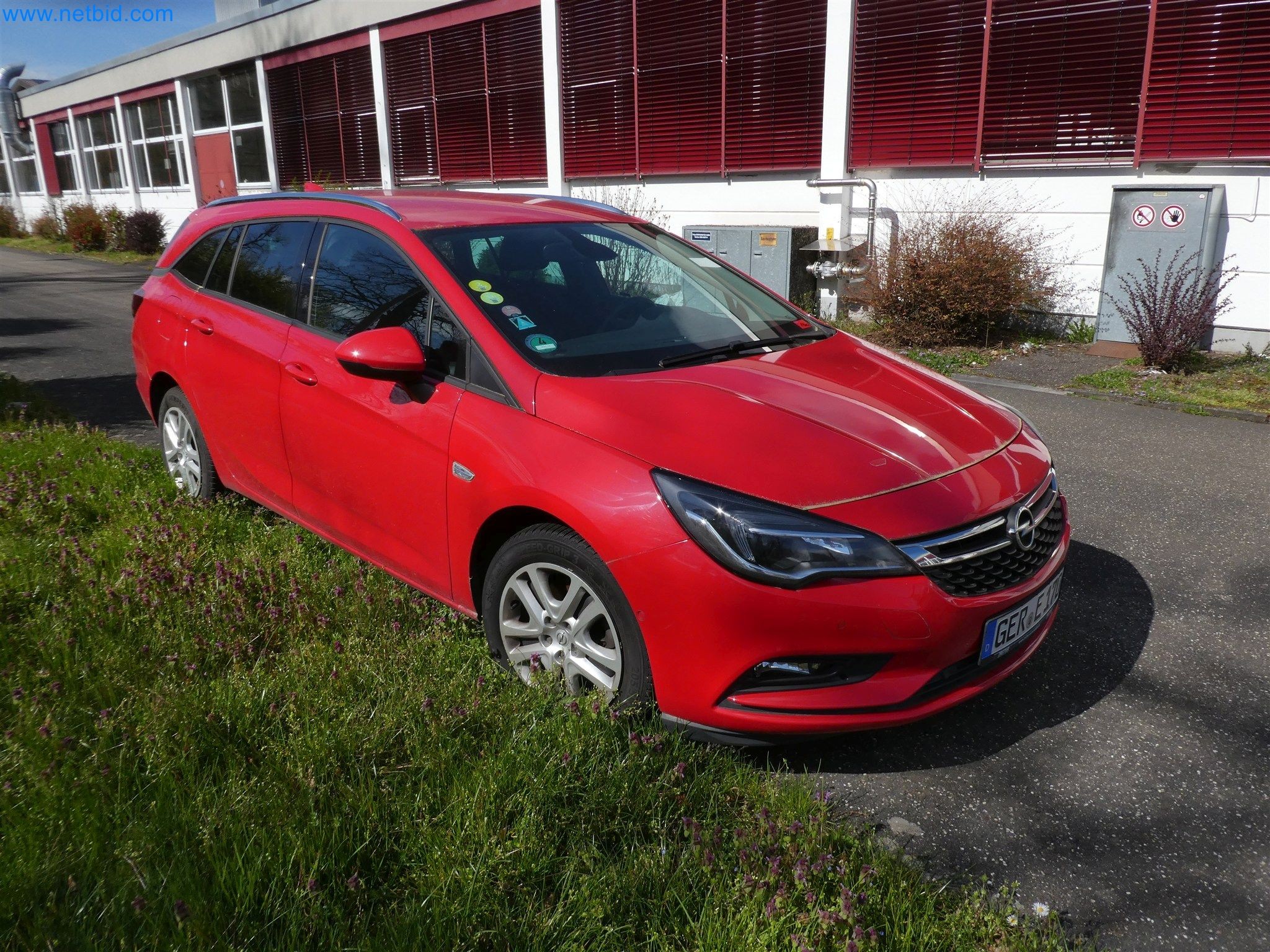 Machines de moulage par injection, machines CNC & lignes d'assemblage pour les éléments chauffants et les composants automobiles-11