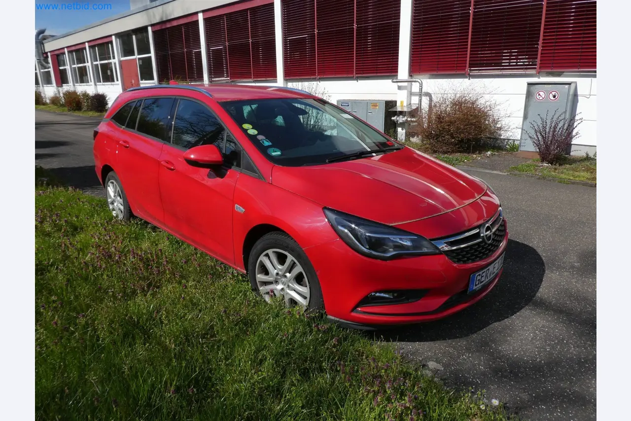 Machines de moulage par injection, machines CNC & lignes d'assemblage pour les éléments chauffants et les composants automobiles-11