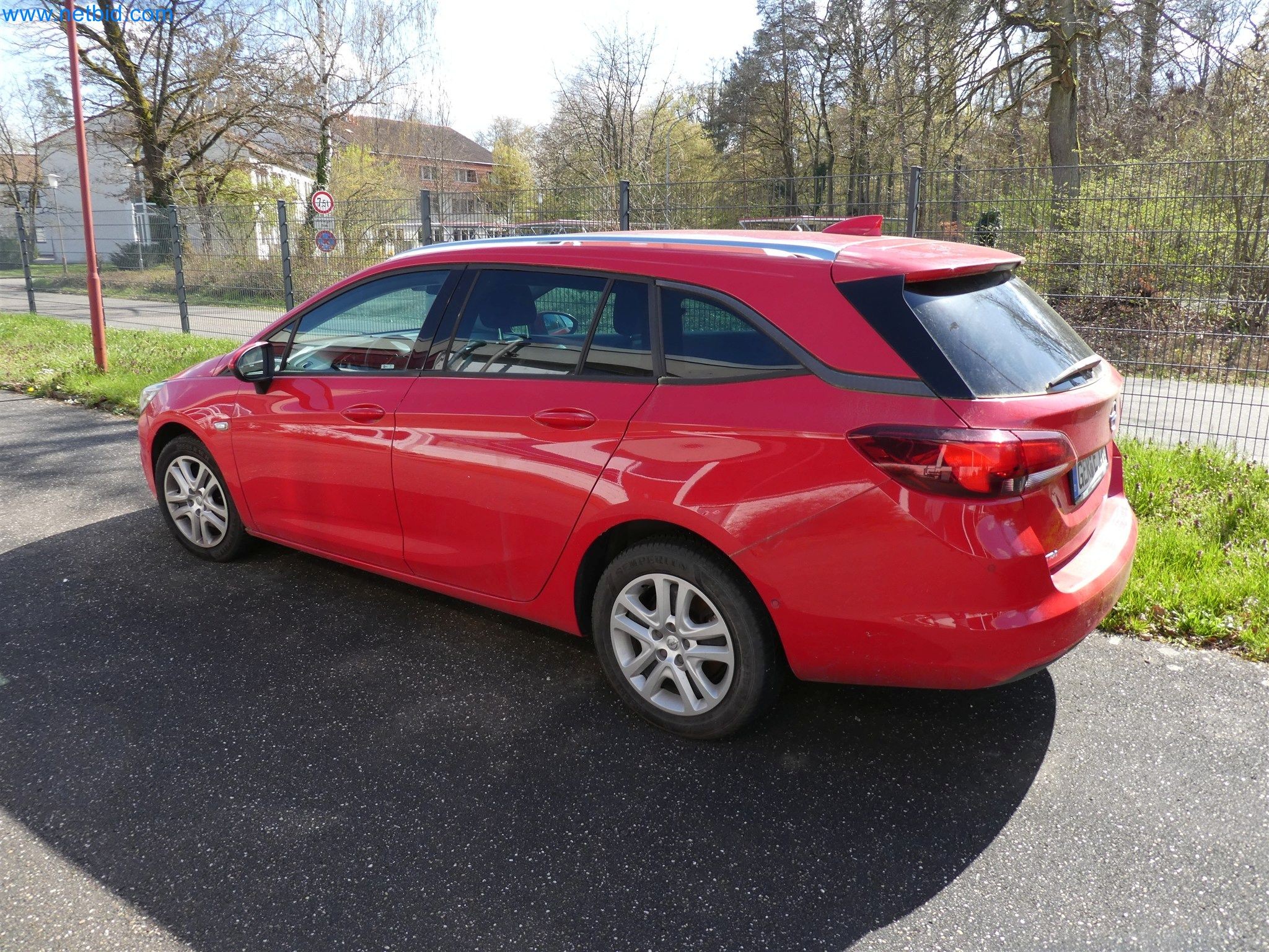 Machines de moulage par injection, machines CNC & lignes d'assemblage pour les éléments chauffants et les composants automobiles-12