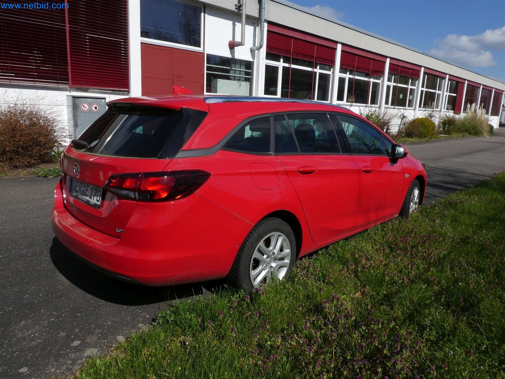 Machines de moulage par injection, machines CNC & lignes d'assemblage pour les éléments chauffants et les composants automobiles-13