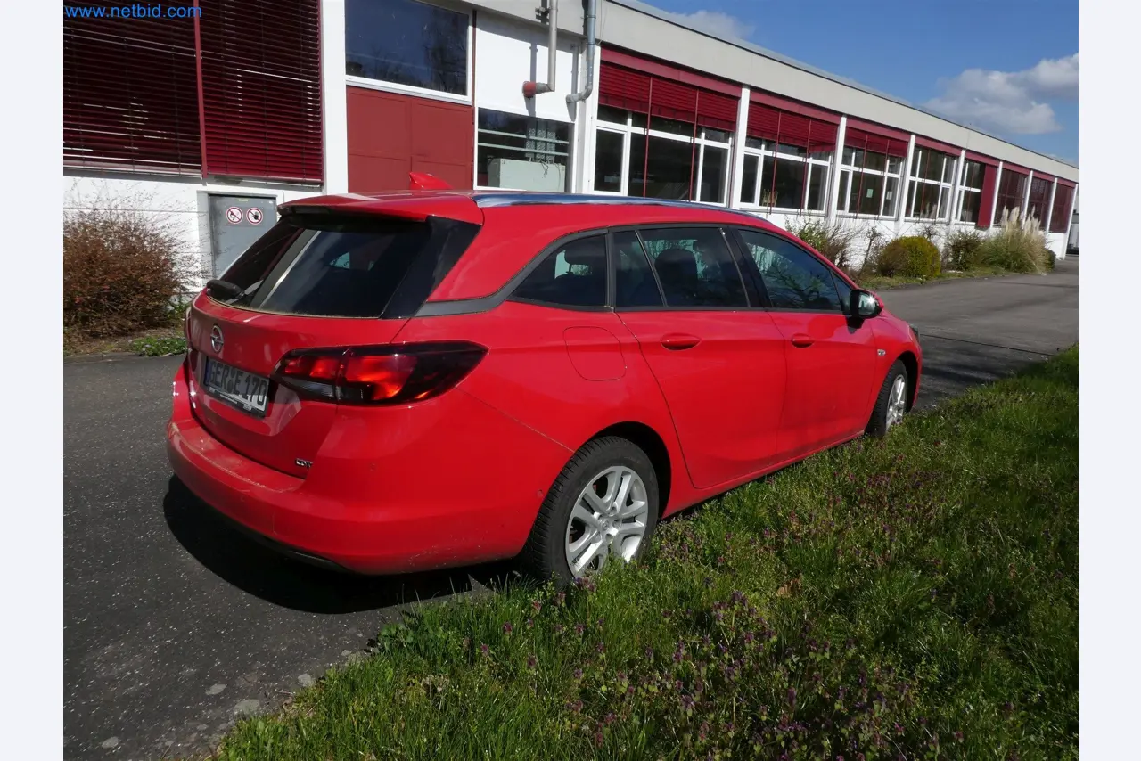 Machines de moulage par injection, machines CNC & lignes d'assemblage pour les éléments chauffants et les composants automobiles-13