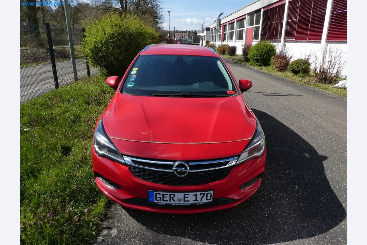 Machines de moulage par injection, machines CNC & lignes d'assemblage pour les éléments chauffants et les composants automobiles-14